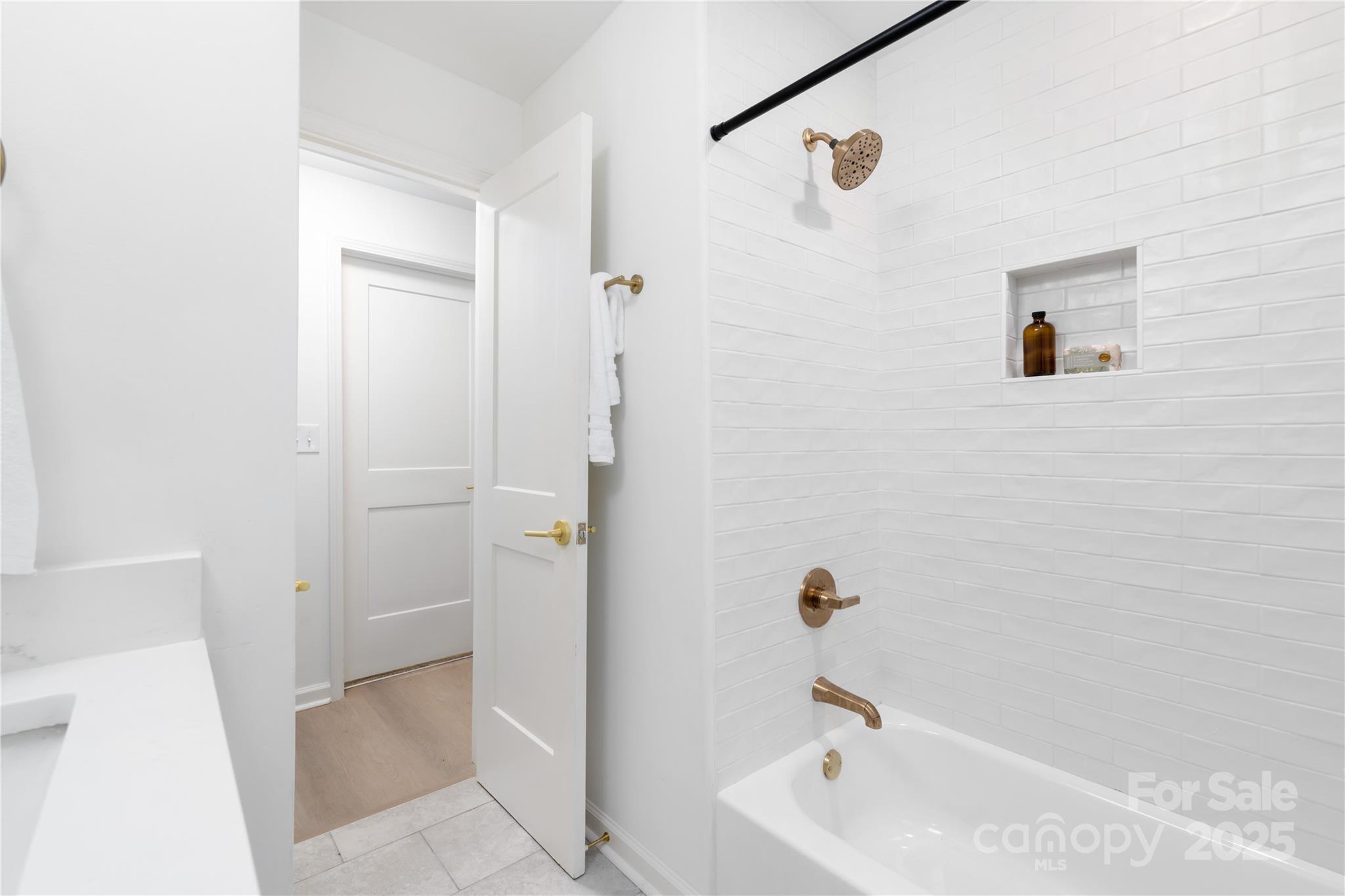 MLS #CAR4319027 image #17