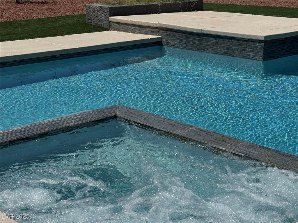 MLS #2723881 image #2