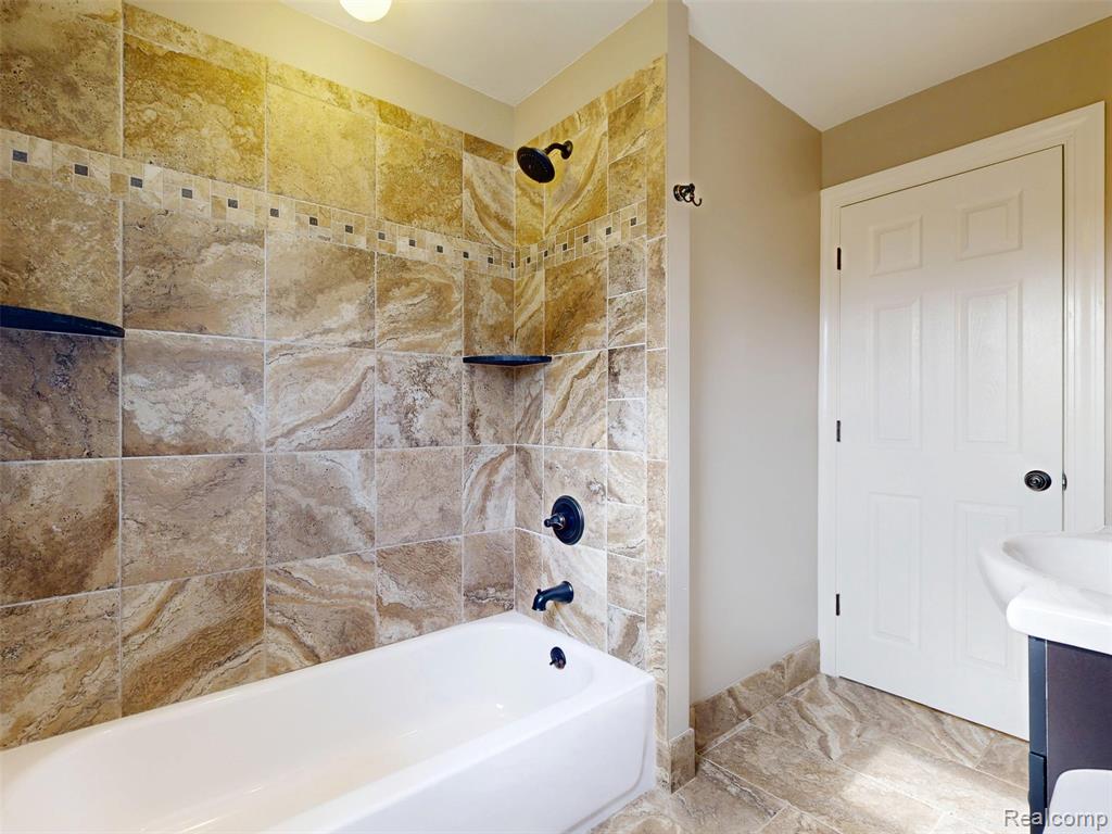 MLS #20261013991 img 37