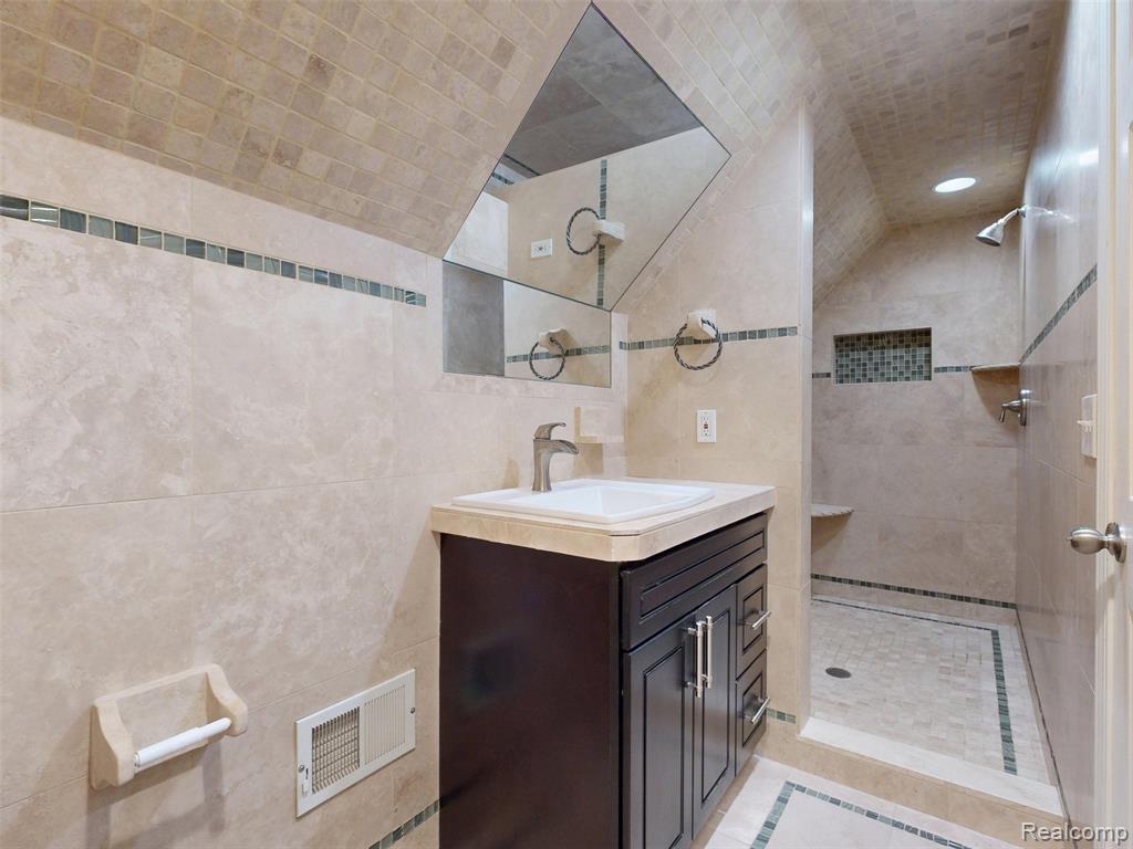 MLS #20261013991 img 41