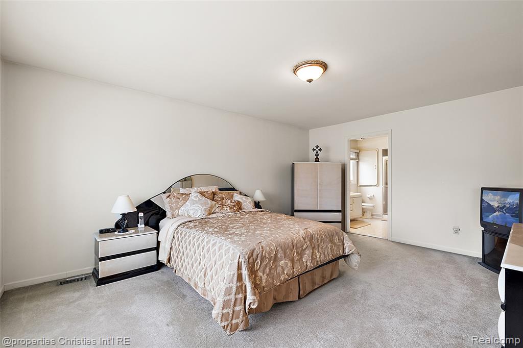 MLS #20261014988 img 43