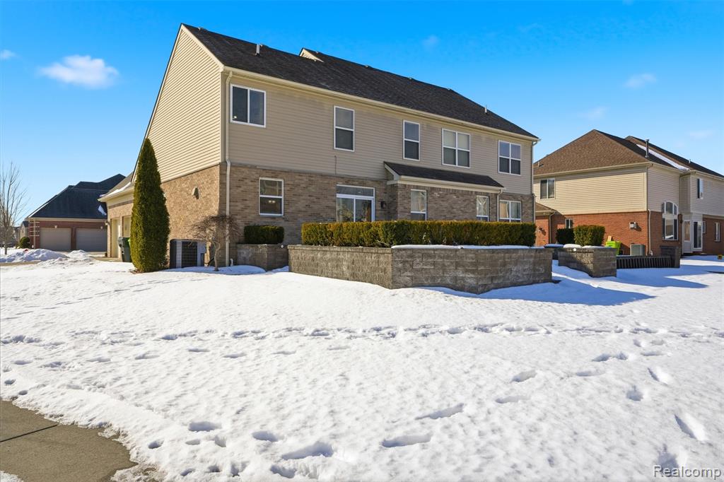 MLS #20261015746 img 32