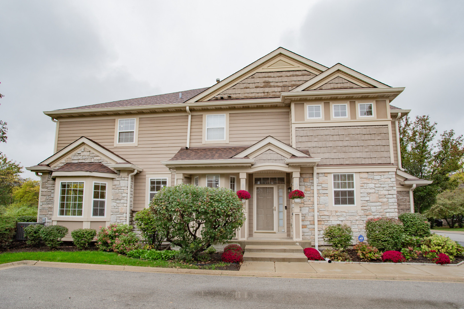 3 Pebblebrook Court Bloomington IL 61705 MLS #MRD12494400 46 broker reciprocity