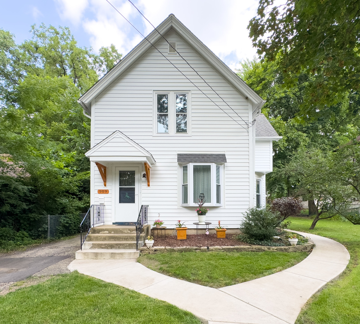 5505 Oakton Street Morton Grove IL 60053 MLS #MRD12437598 50 broker reciprocity