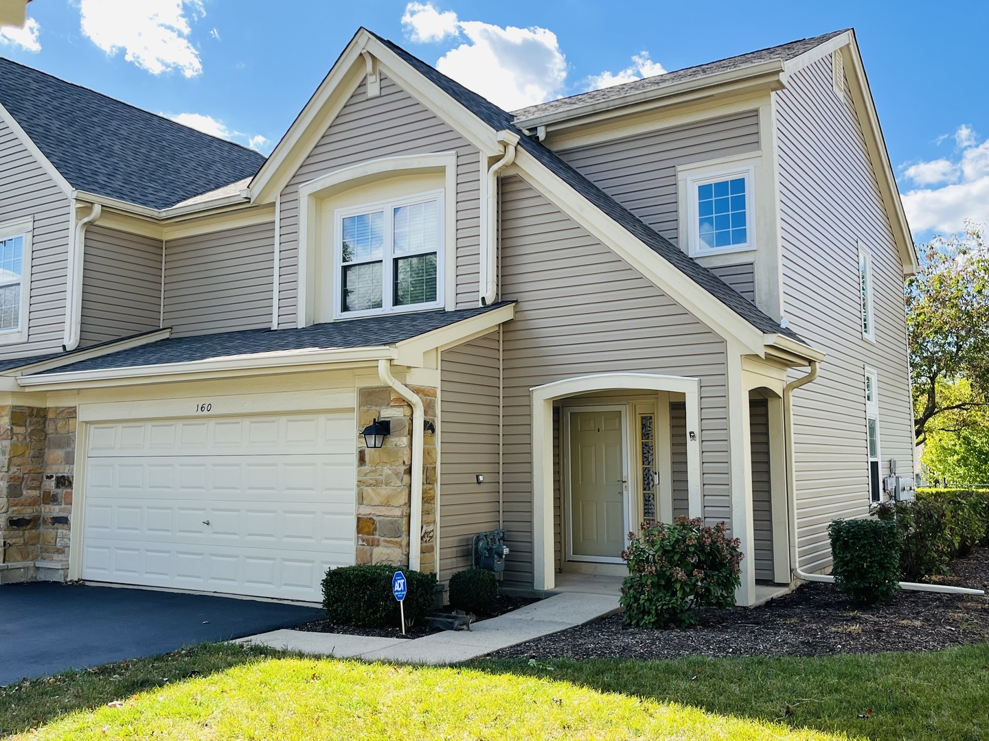 142 Lincoln Oaks Drive #1008 Willowbrook IL 60527 MLS #MRD12499228 54 broker reciprocity