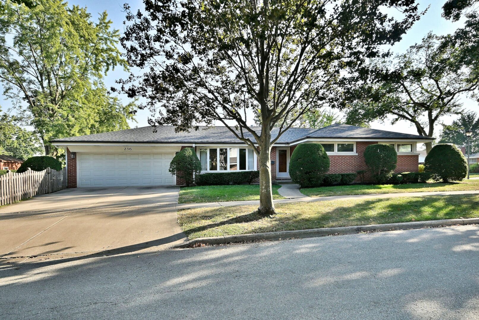 301 Bohland Avenue Bellwood IL 60104 MLS #MRD12446620 32 broker reciprocity