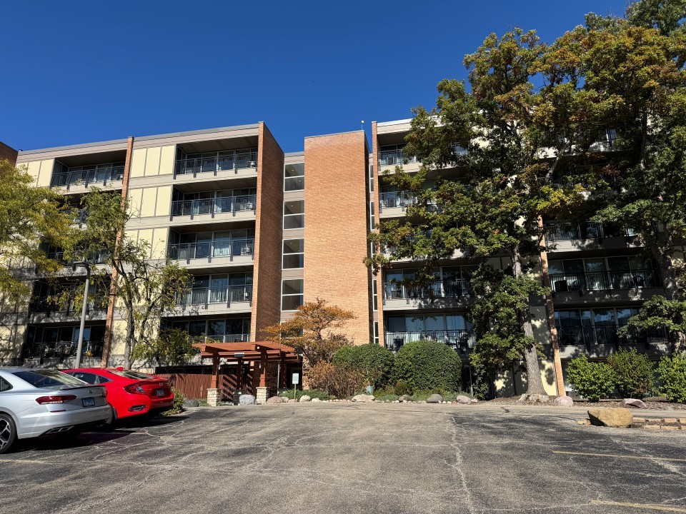 521 73rd Street #105 Downers Grove IL 60516 MLS #MRD12489486 118 broker reciprocity