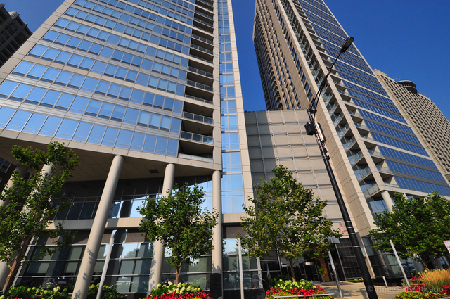 130 N Garland Court #4101 Chicago IL 60602 MLS #MRD12459491 56 broker reciprocity