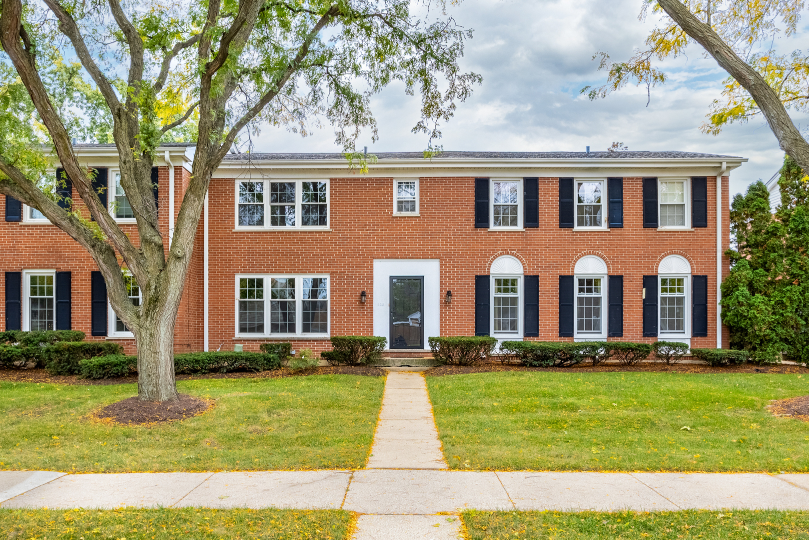 1905 Golden Gate Lane Naperville IL 60563 MLS #MRD12499517 30 broker reciprocity