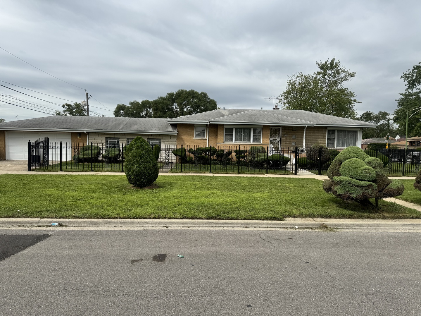 2816 S Austin Boulevard Cicero IL 60804 MLS #MRD12449399 60 broker reciprocity