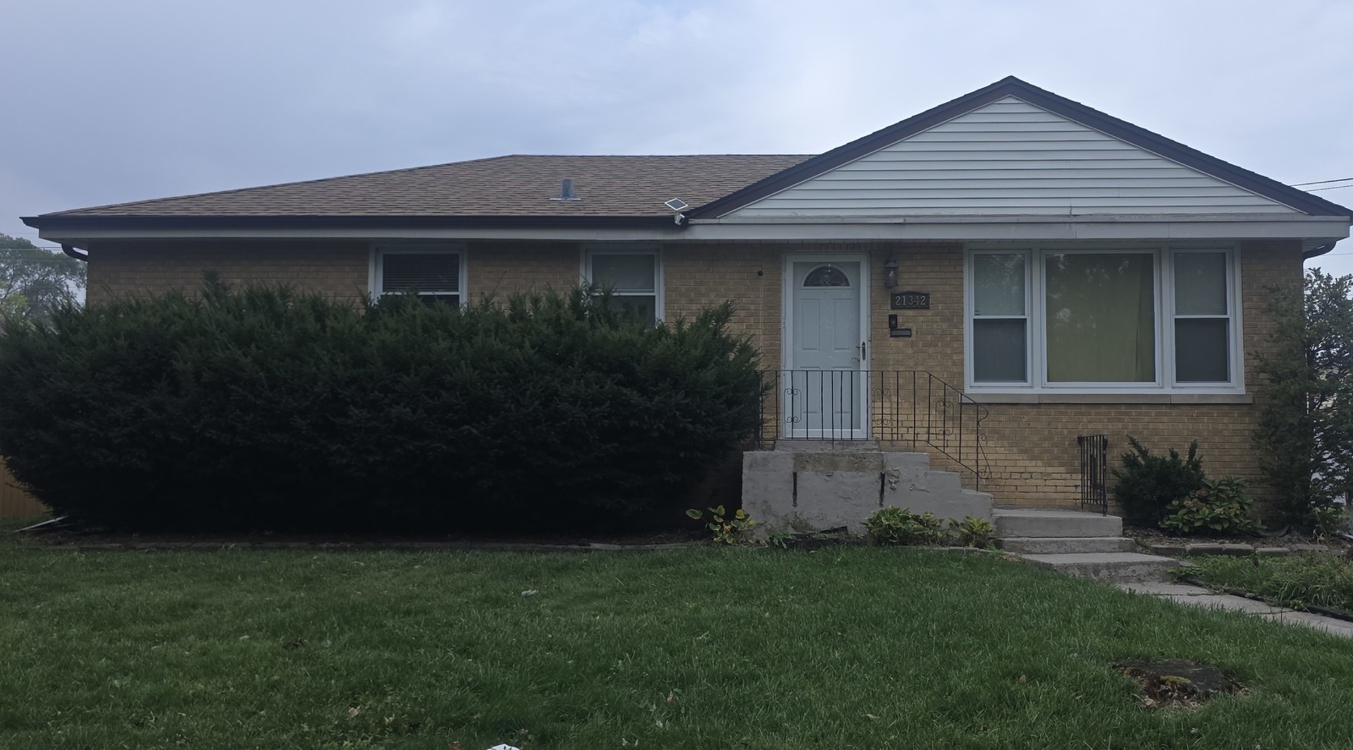 29 Cunningham Lane Park Forest IL 60466 MLS #MRD12439508 62 broker reciprocity