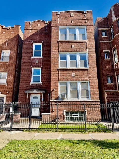 7910 S Muskegon Avenue #3 Chicago IL 60617 MLS #MRD12503459 52 broker reciprocity