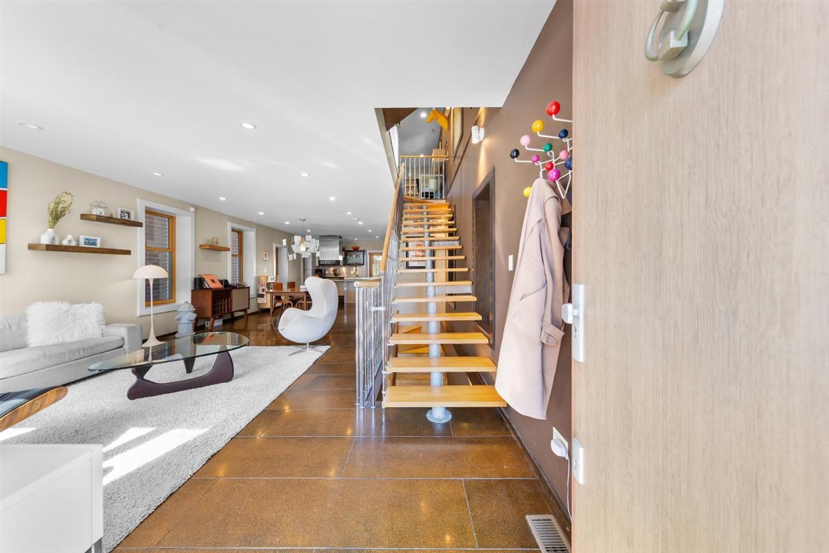 MLS #MRD12597303 image #2