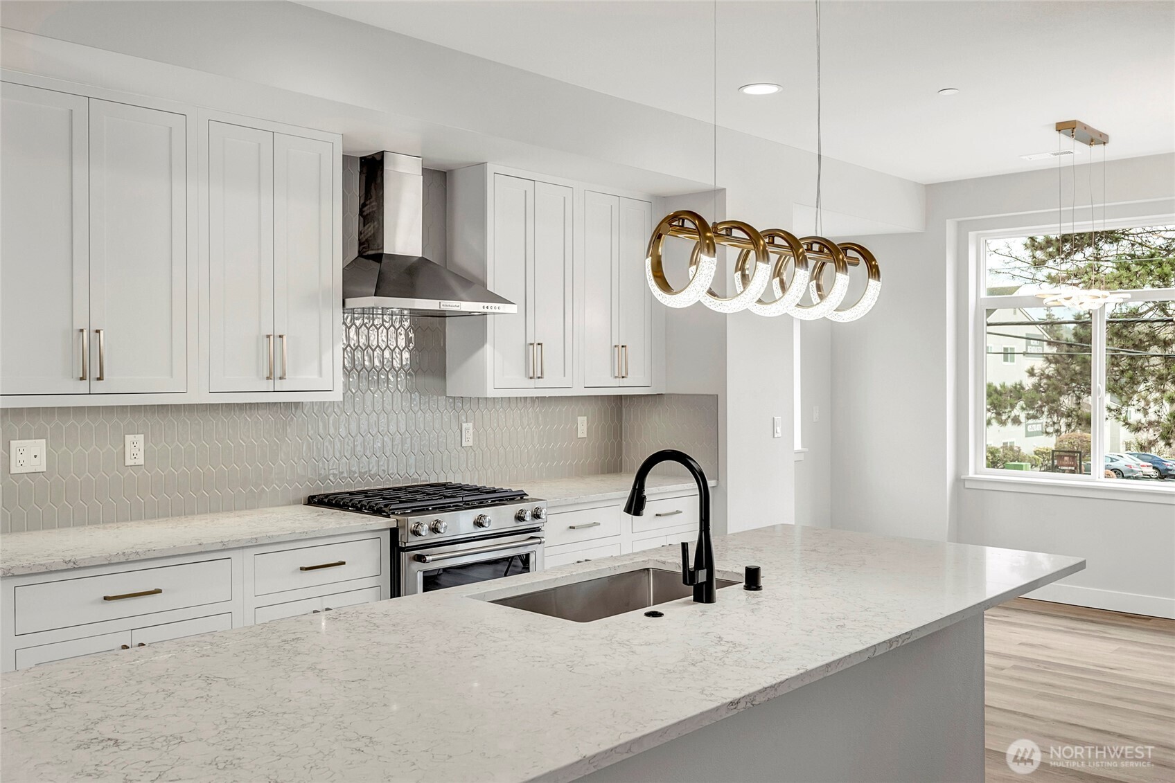 MLS #NWM2379111 image #1