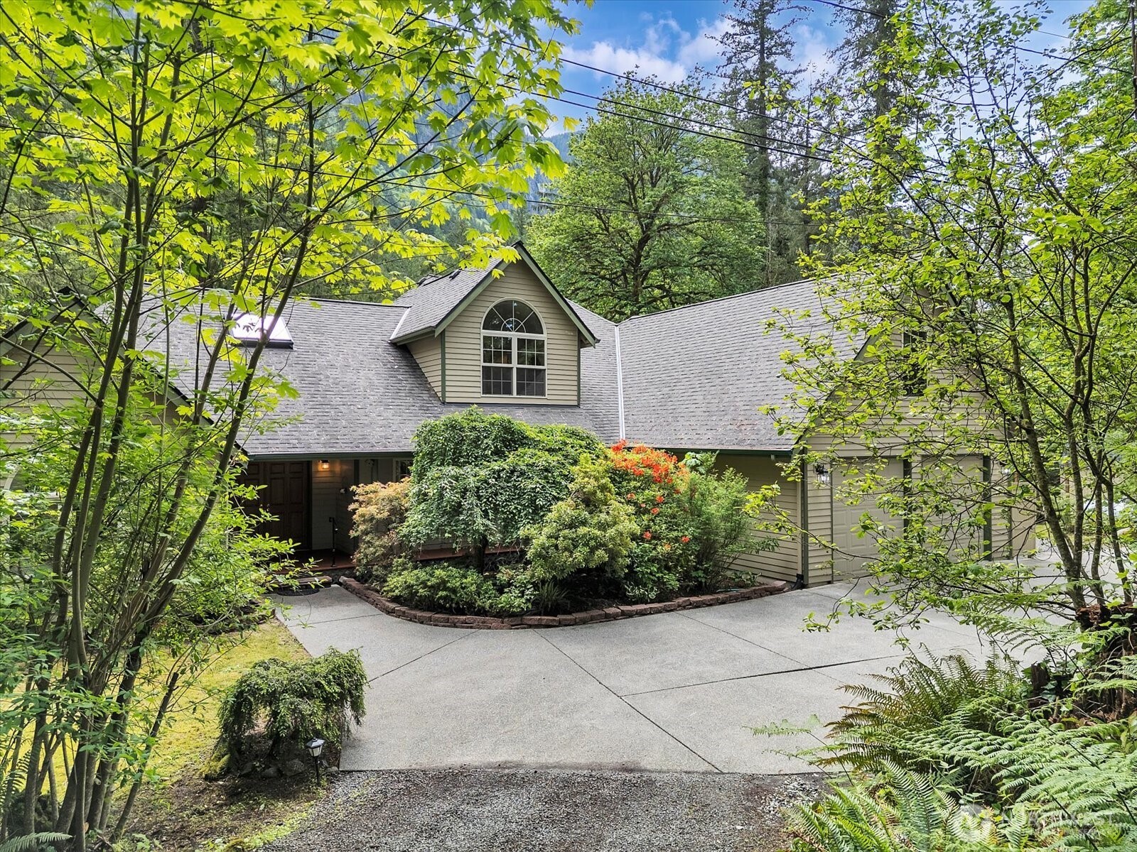 MLS #NWM2379646 image #1