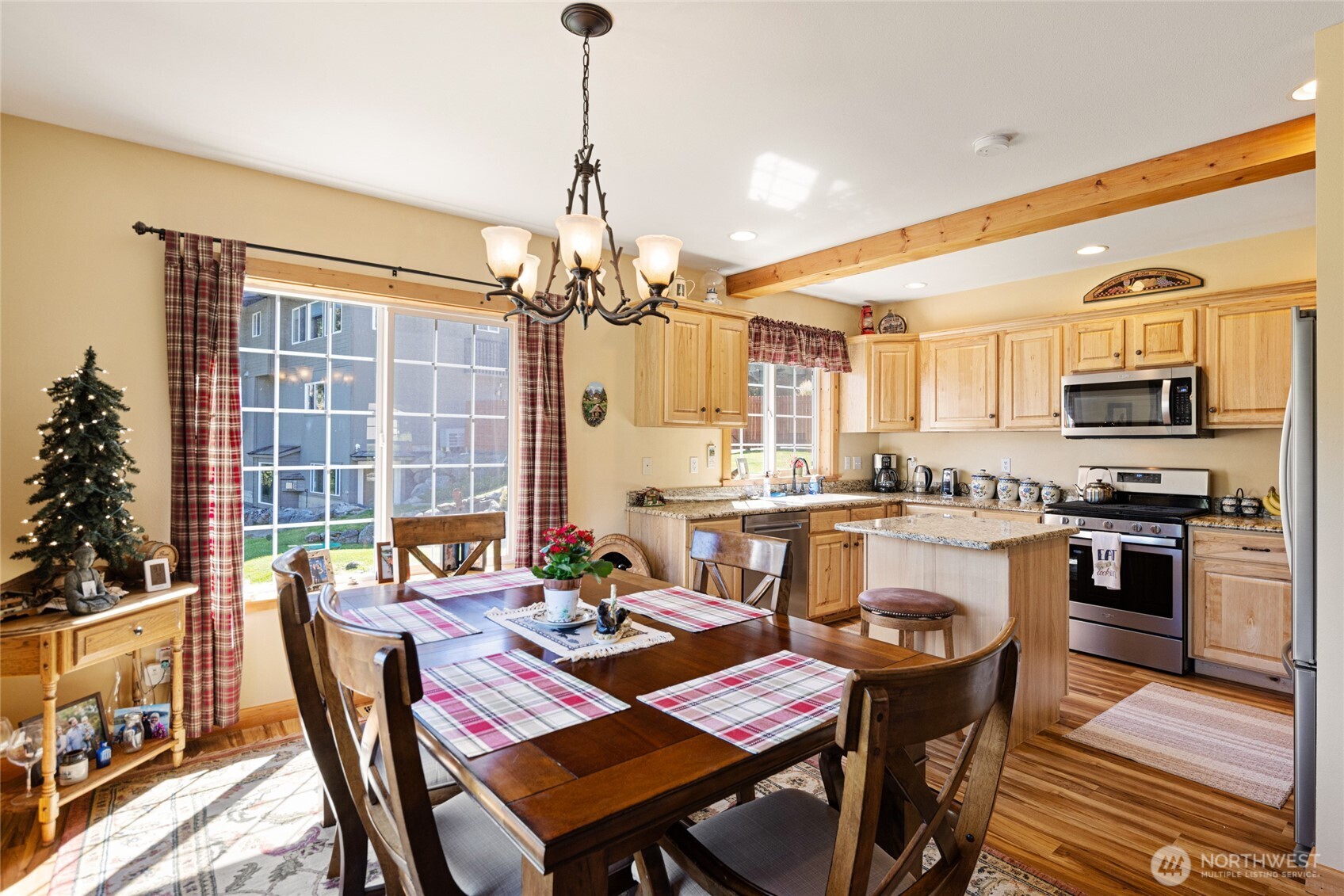 MLS #NWM2384576 image #6