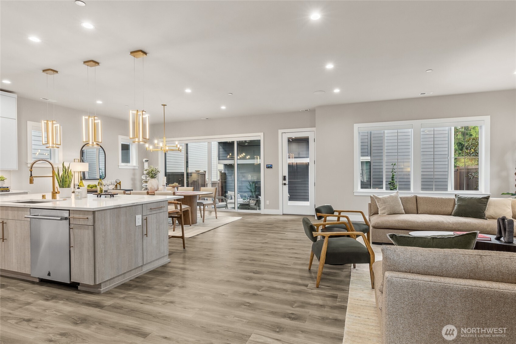 MLS #NWM2385877 image #2