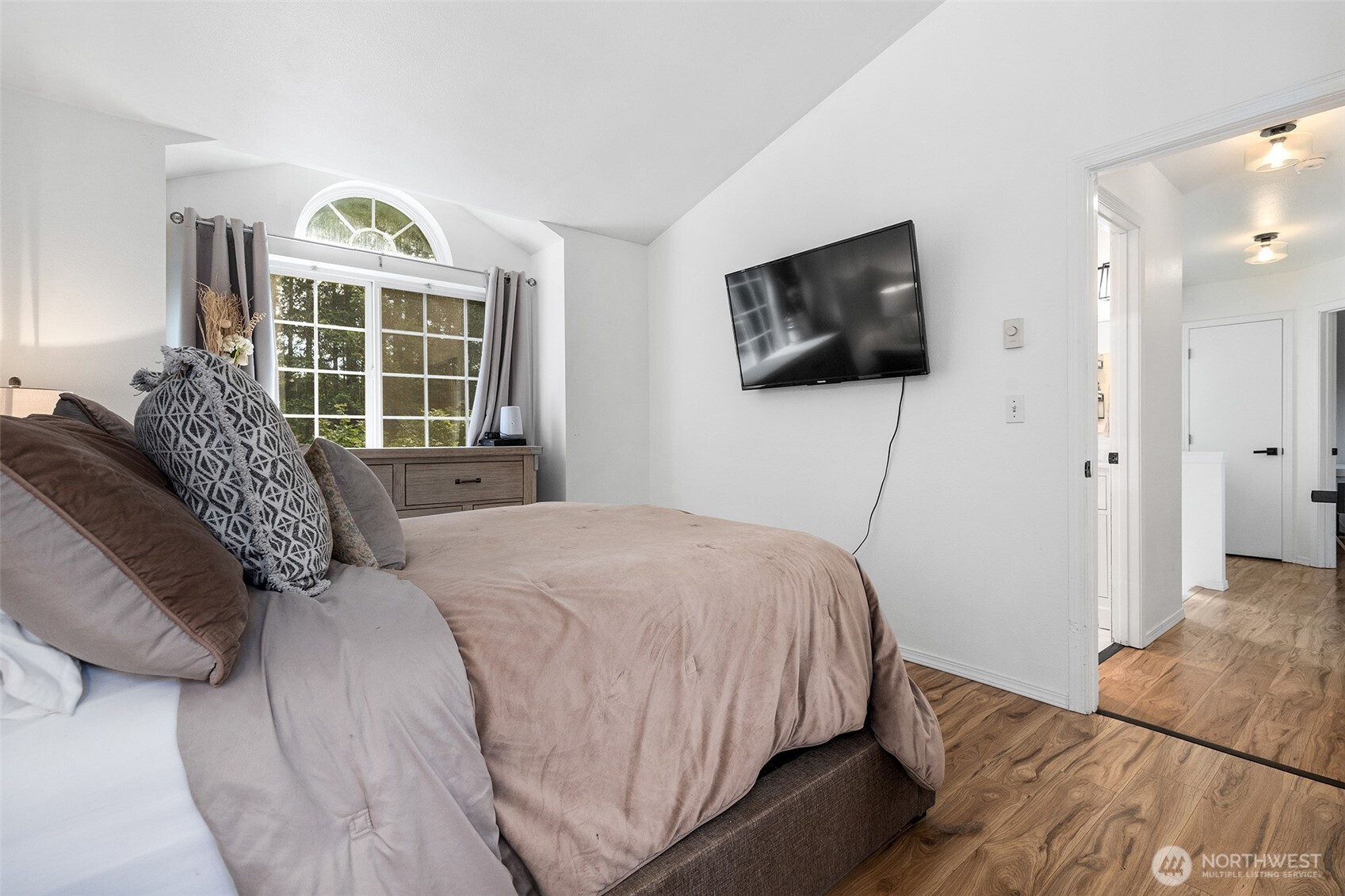 MLS #NWM2393228 img 16
