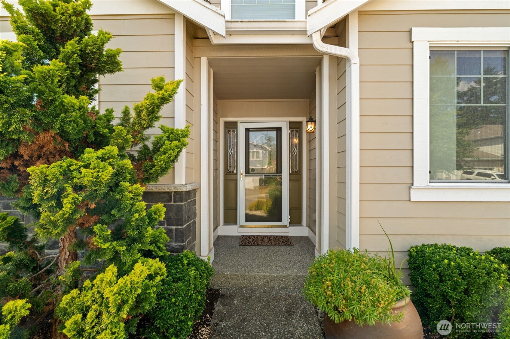 MLS #NWM2394889 image #2