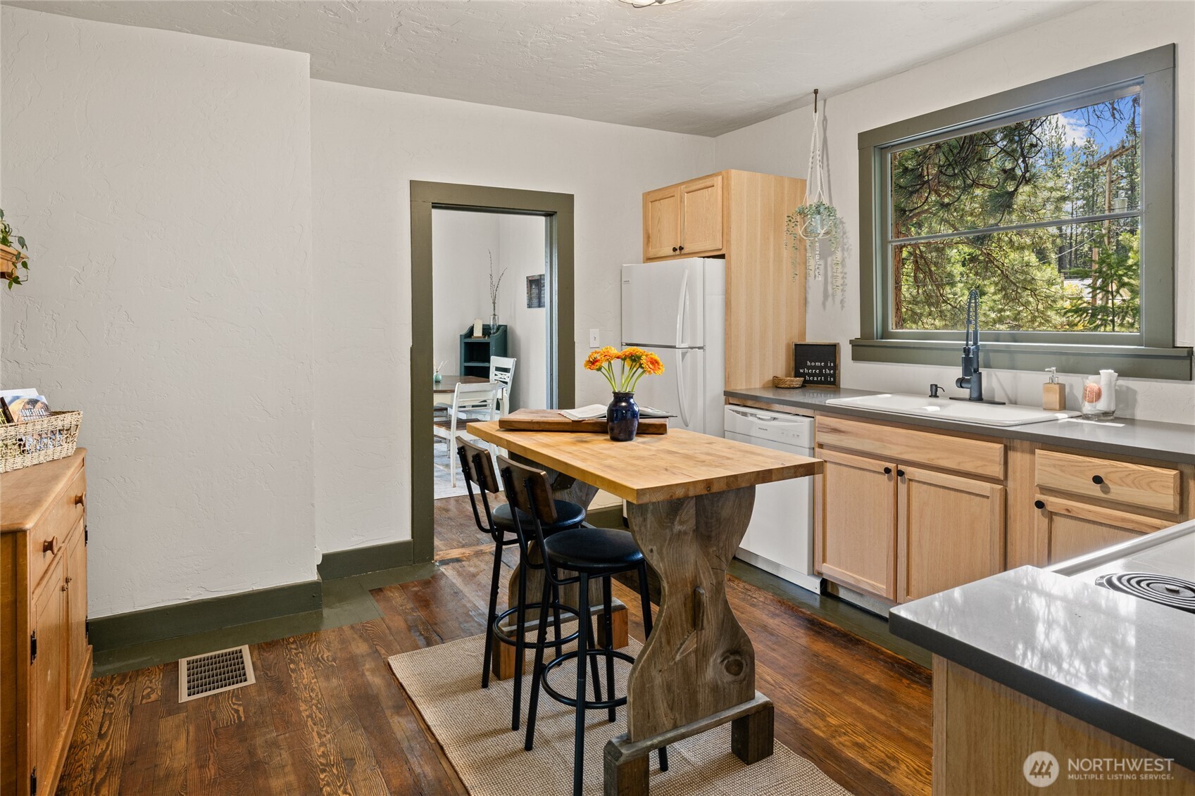 MLS #NWM2397090 image #9