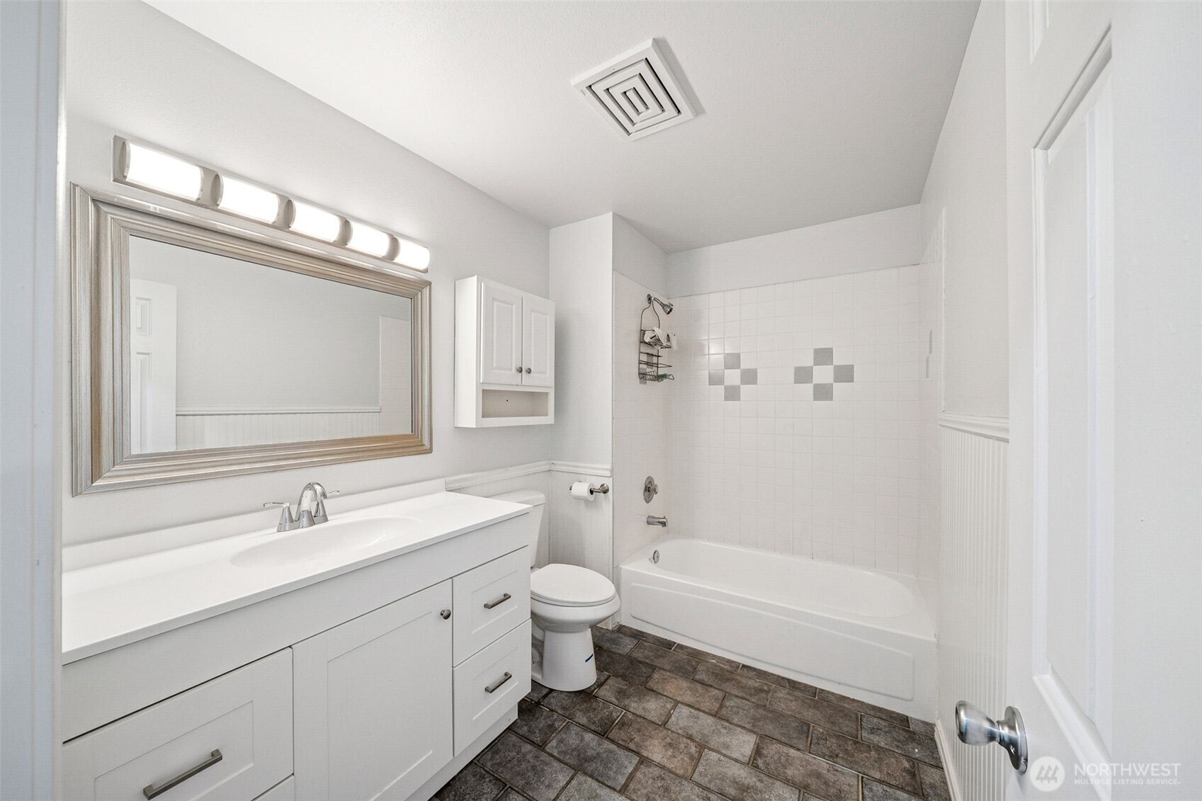 MLS #NWM2410935 image #15