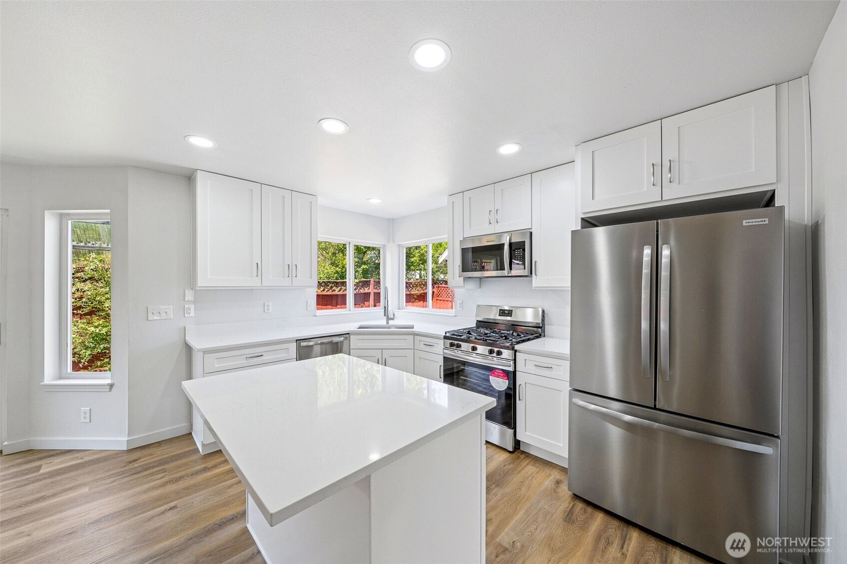 MLS #NWM2410935 image #9