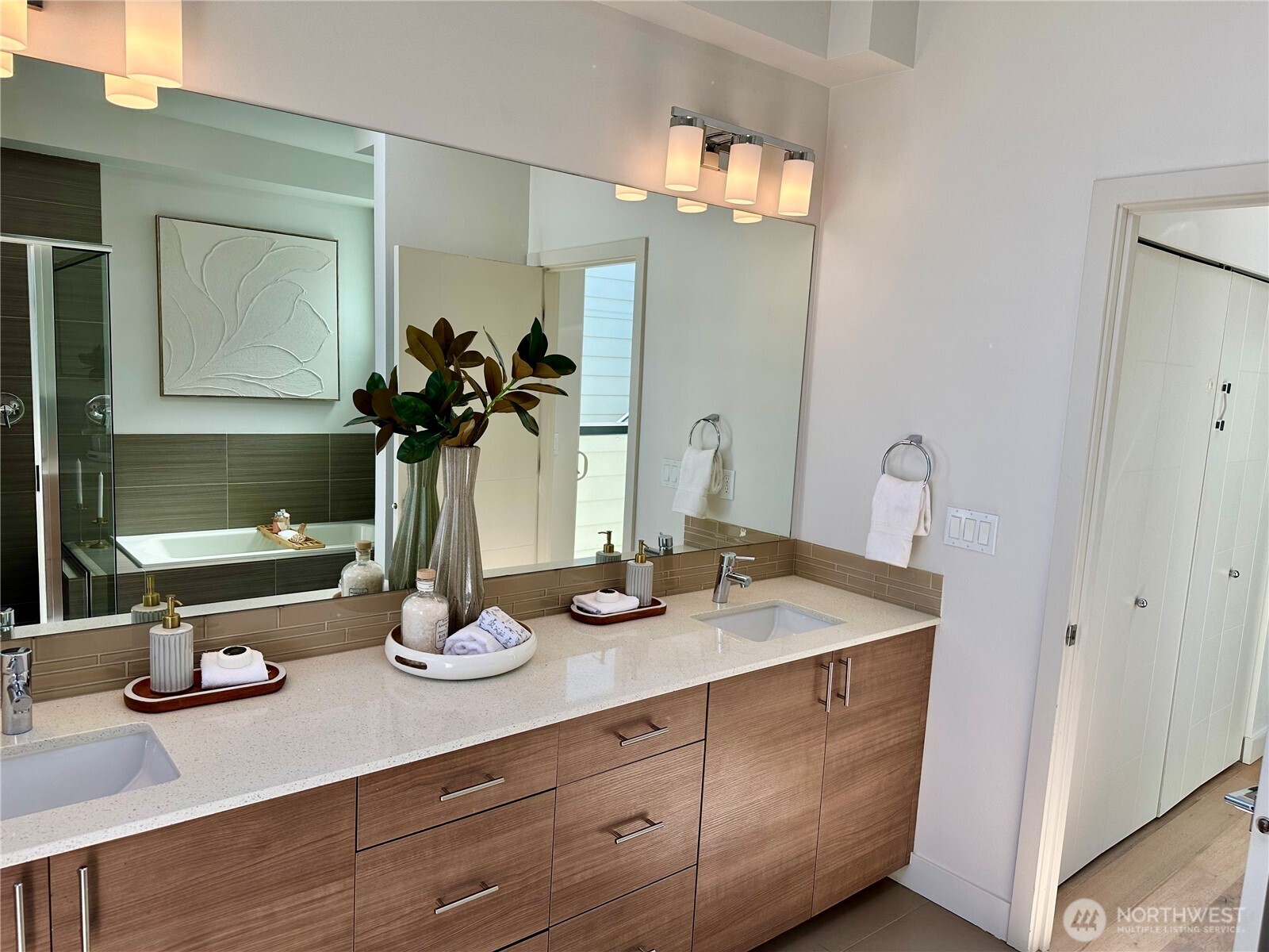 MLS #NWM2411735 image #20