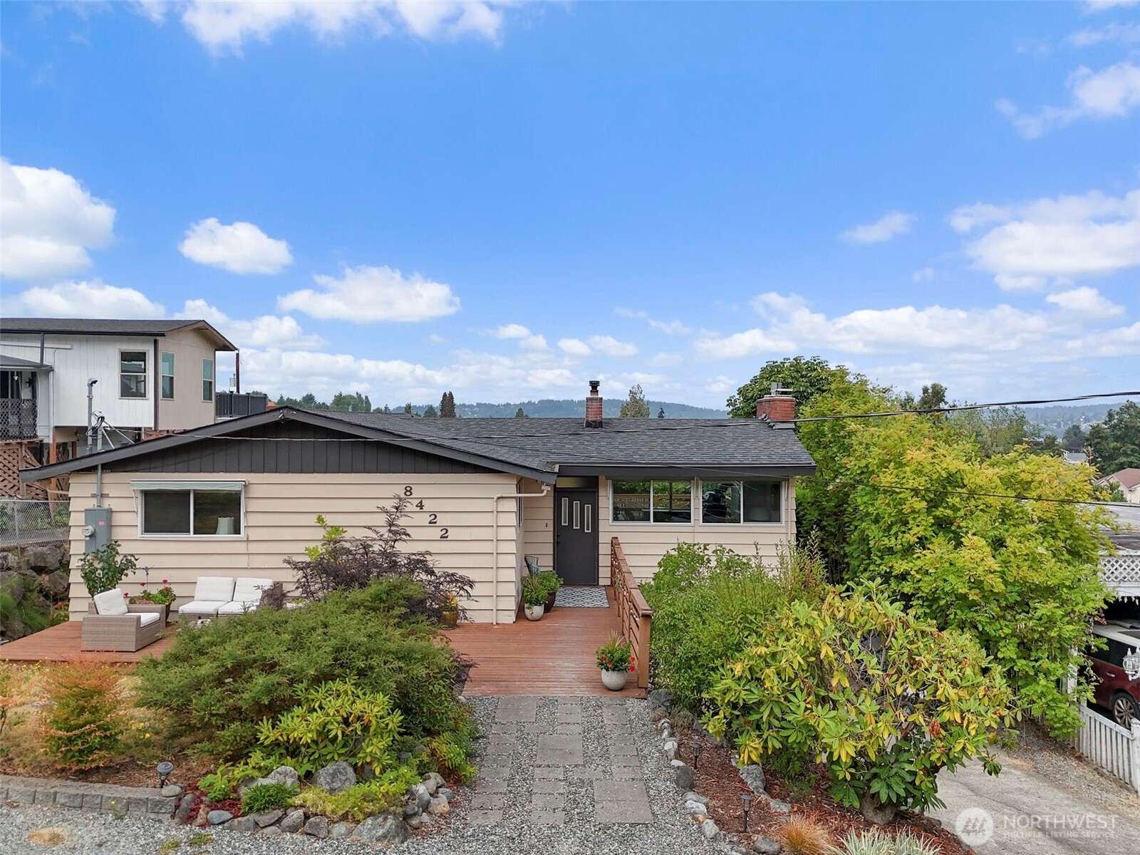 MLS #NWM2413589 image #0
