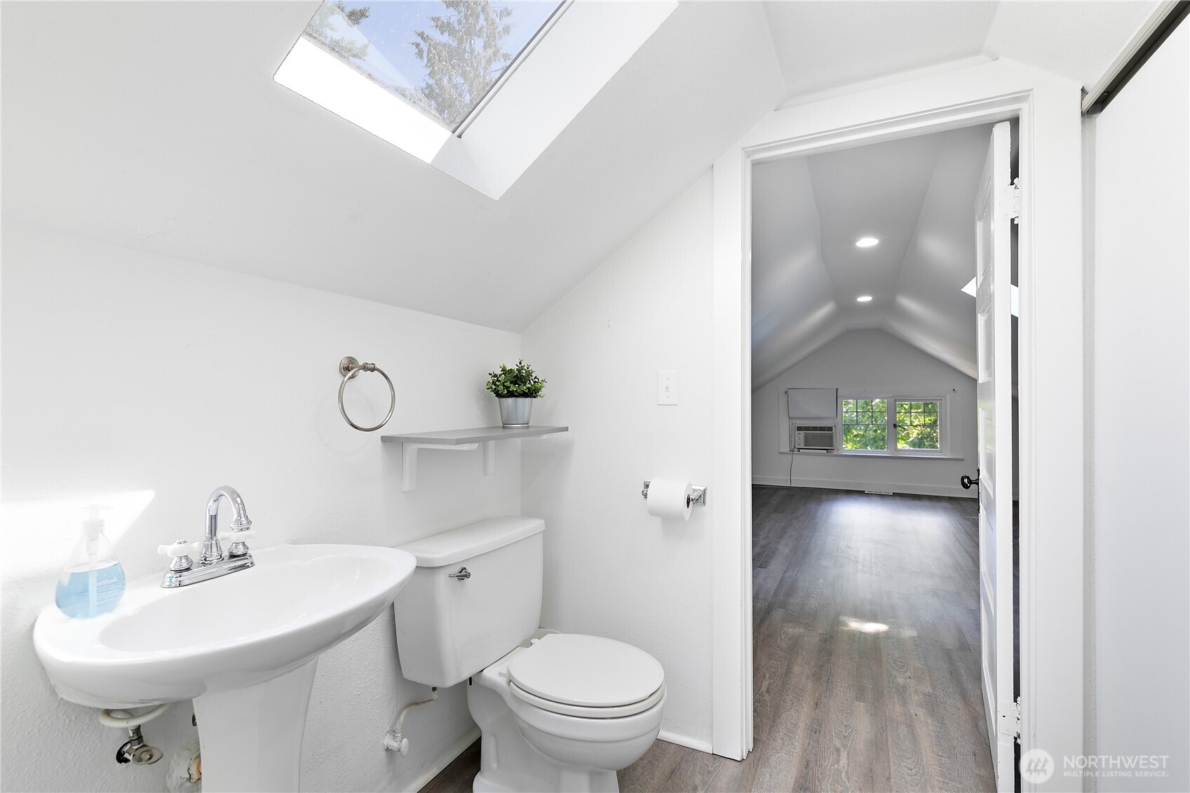 MLS #NWM2415075 image #15