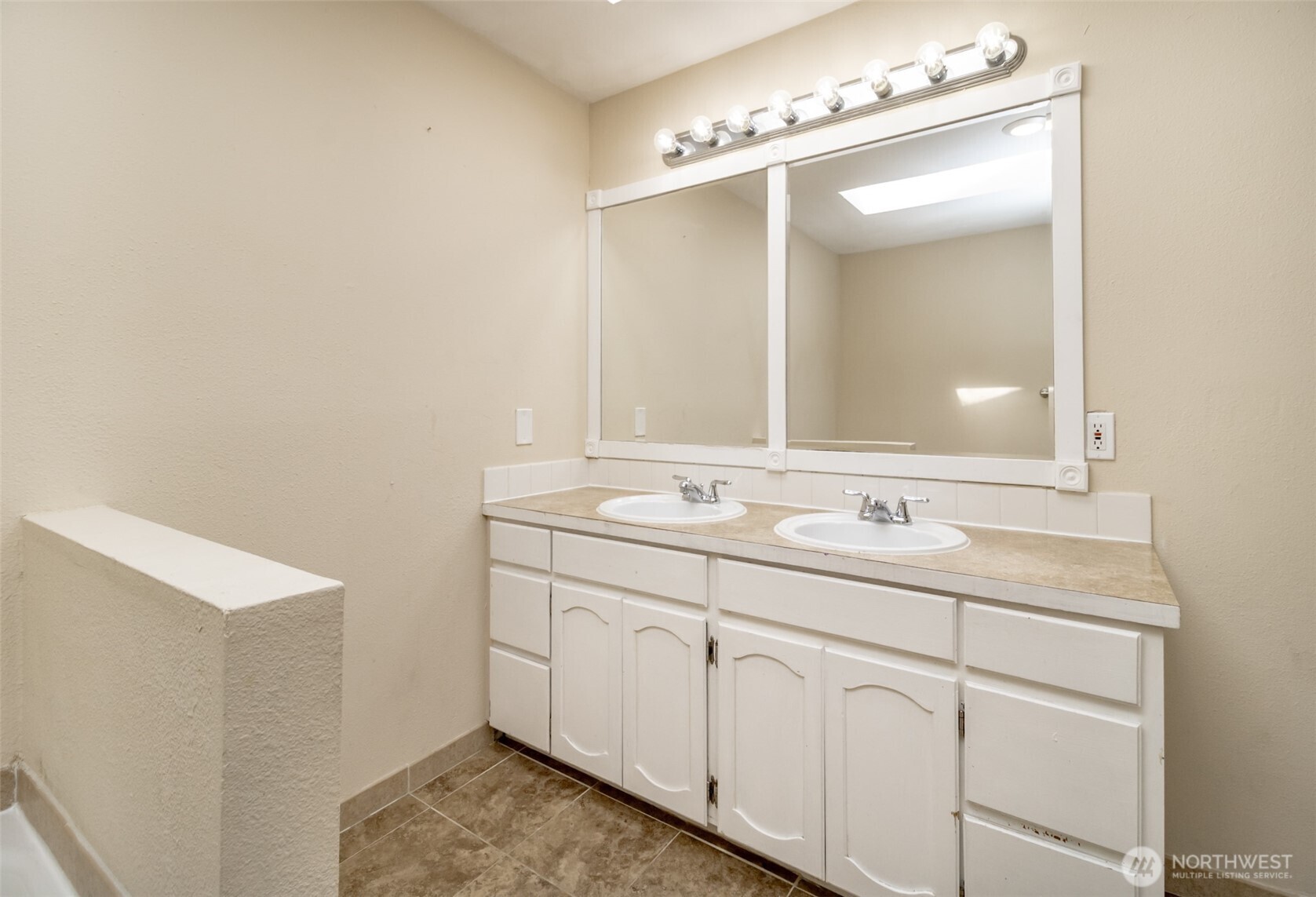 MLS #NWM2420190 image #27