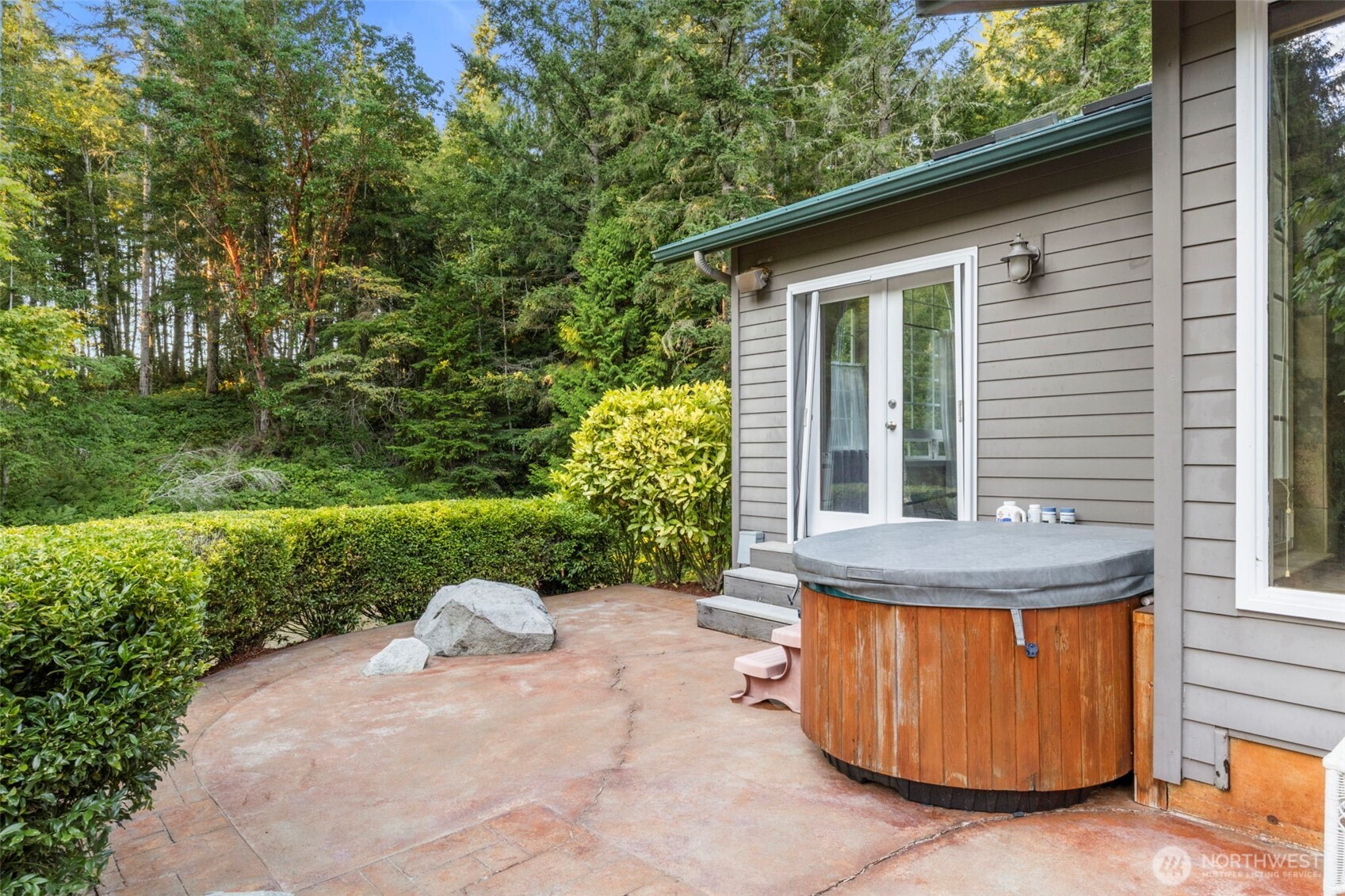 MLS #NWM2425732 img 12