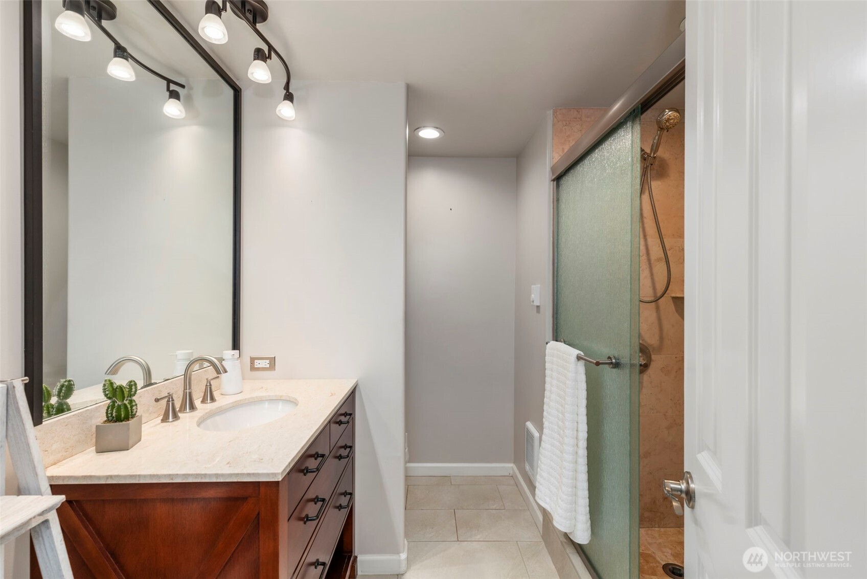 MLS #NWM2425732 img 19