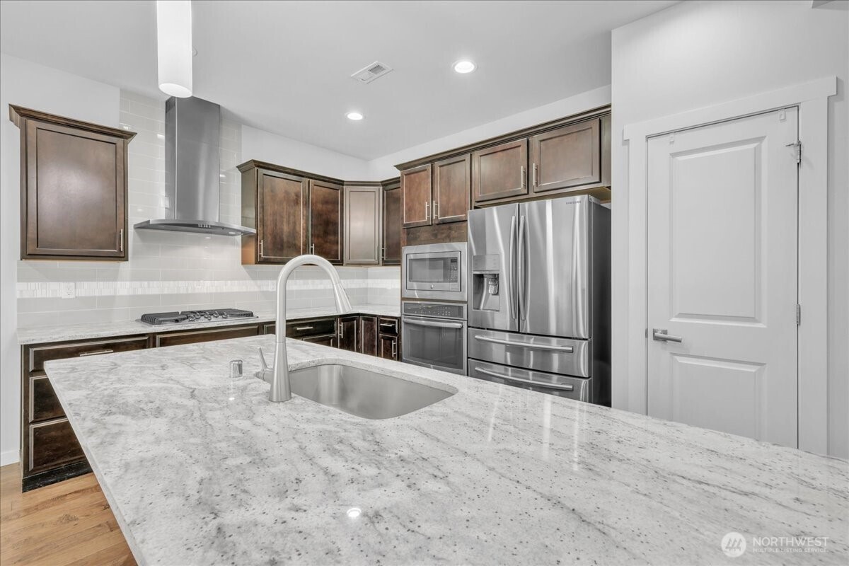 MLS #NWM2426123 image #9