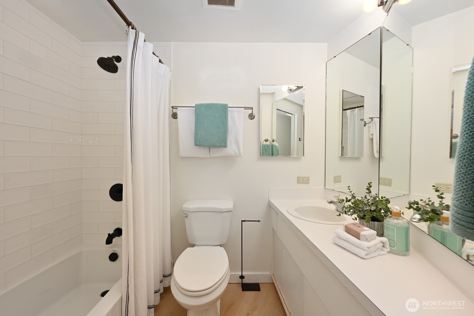 MLS #NWM2427584 image #11