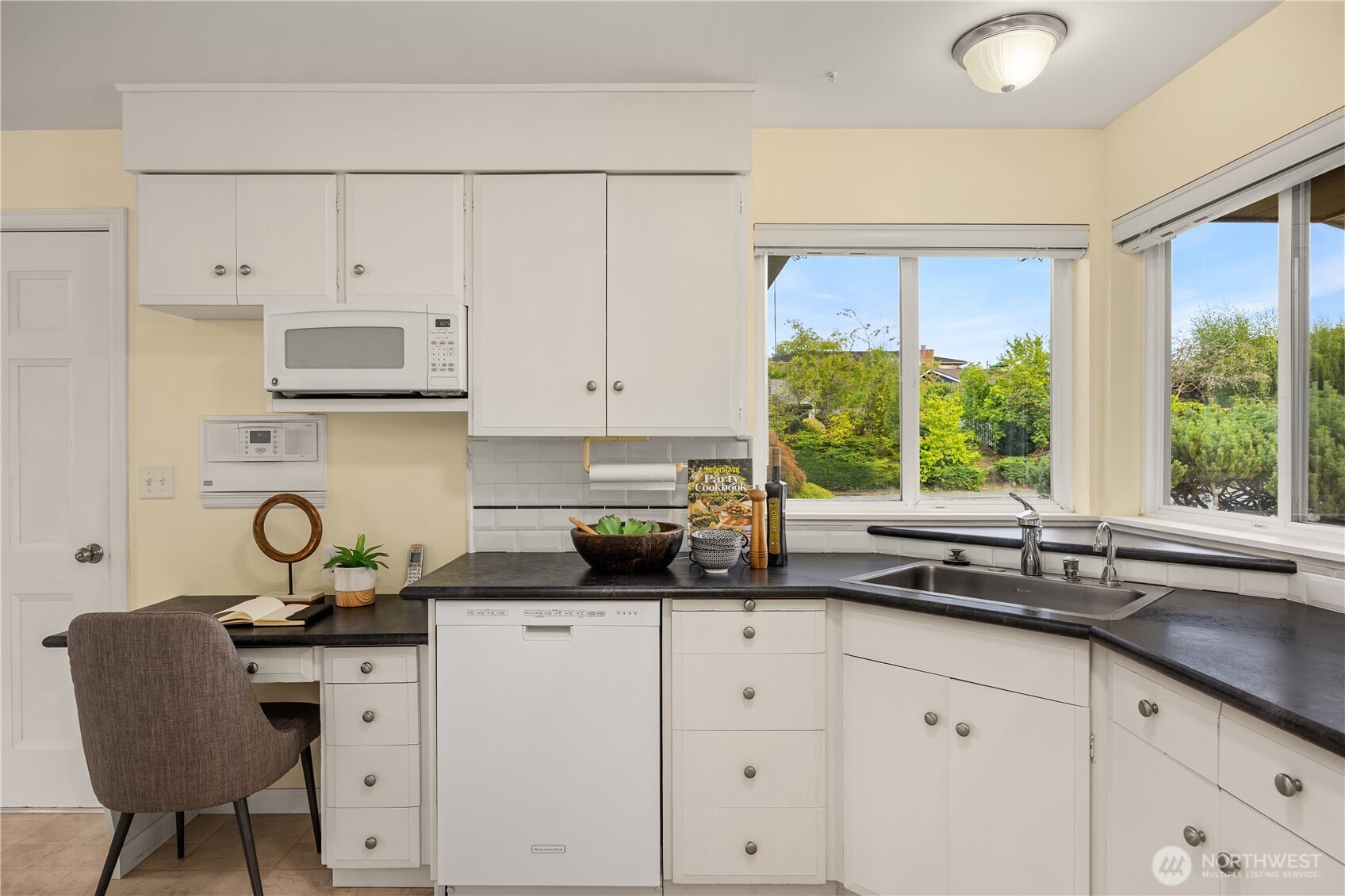 MLS #NWM2428005 image #10