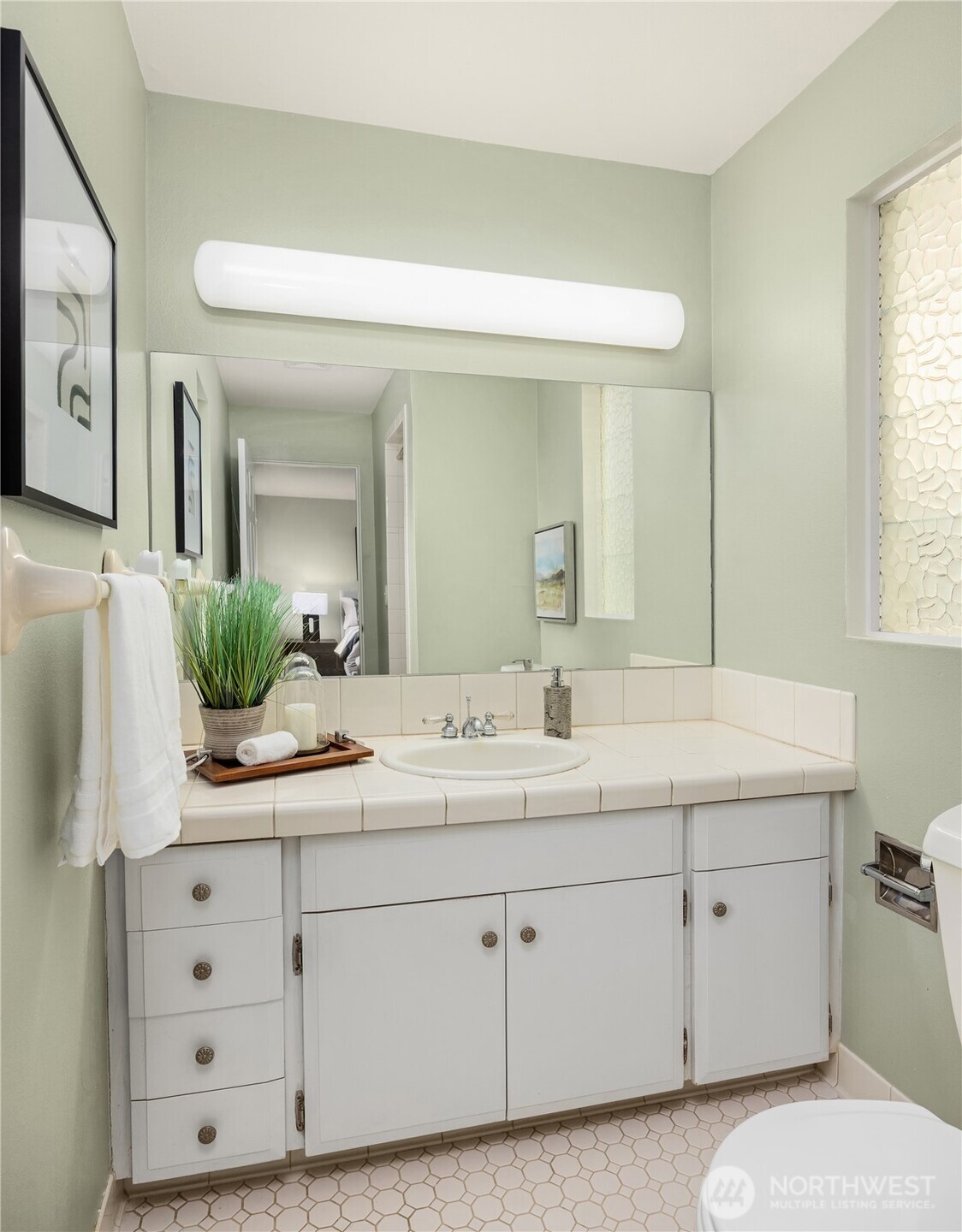 MLS #NWM2428005 image #14