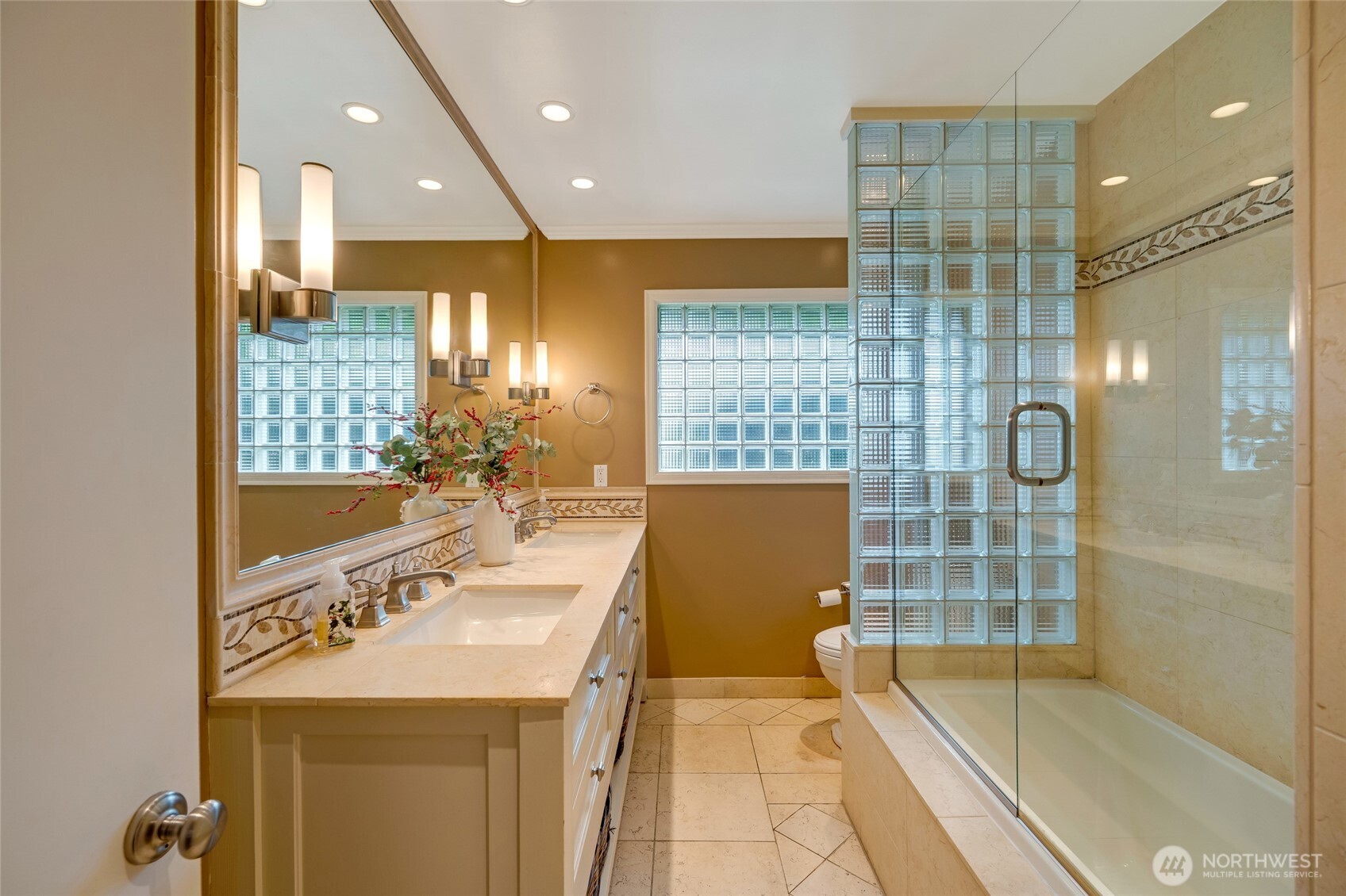 MLS #NWM2428263 image #14