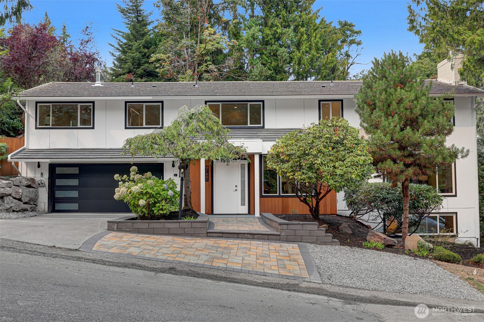 MLS #NWM2429781 image #0