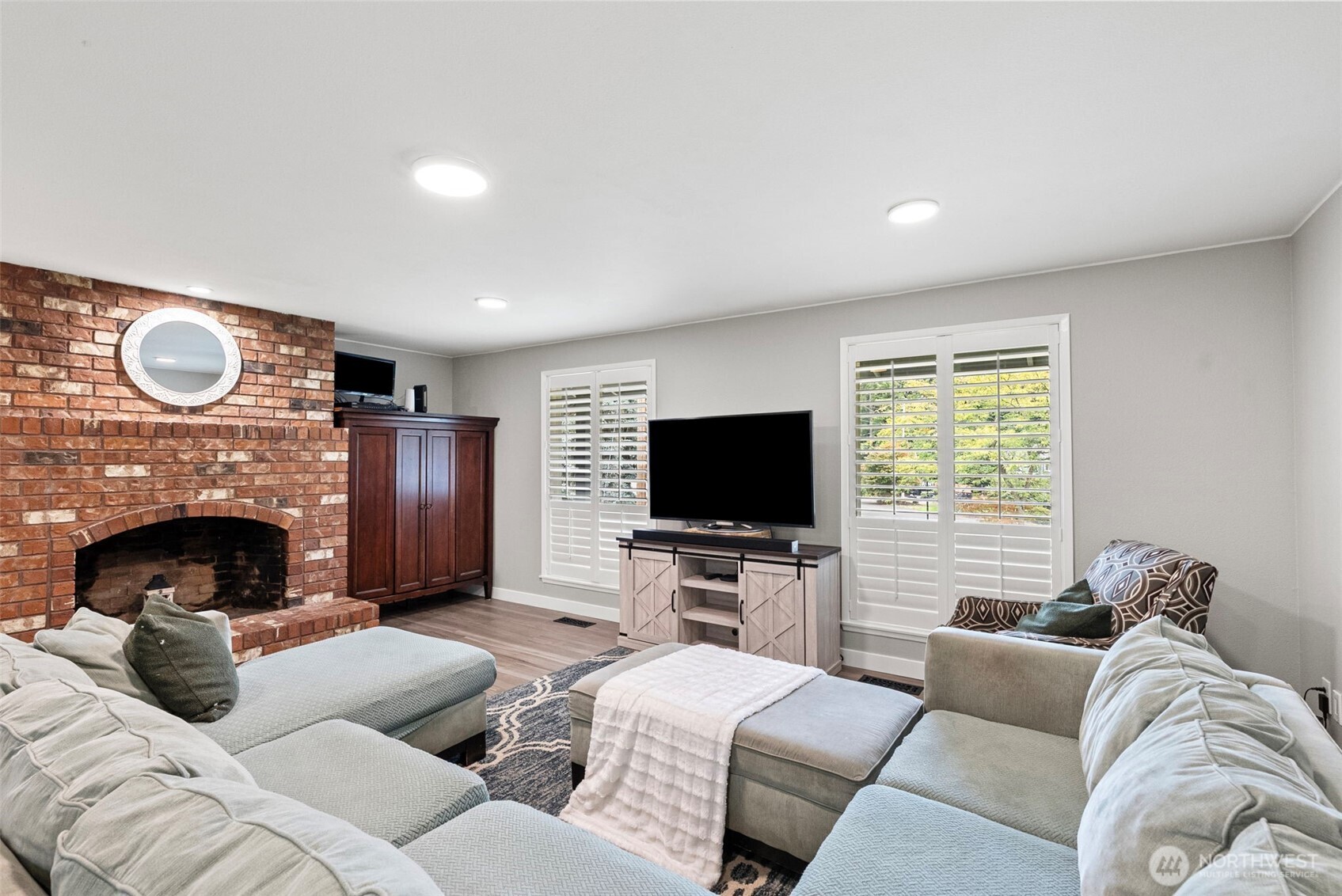 MLS #NWM2431870 image #3