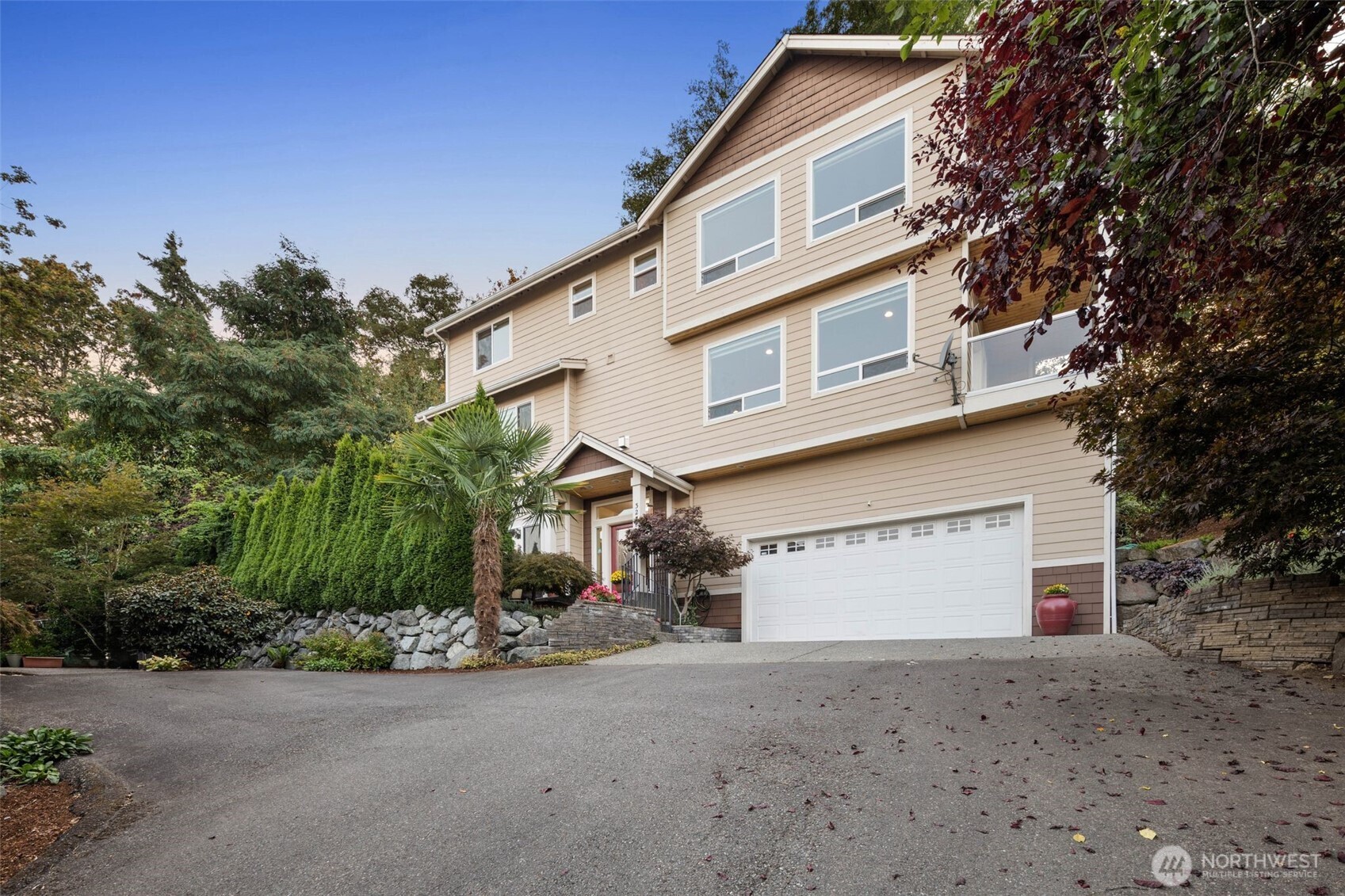MLS #NWM2432338 image #0