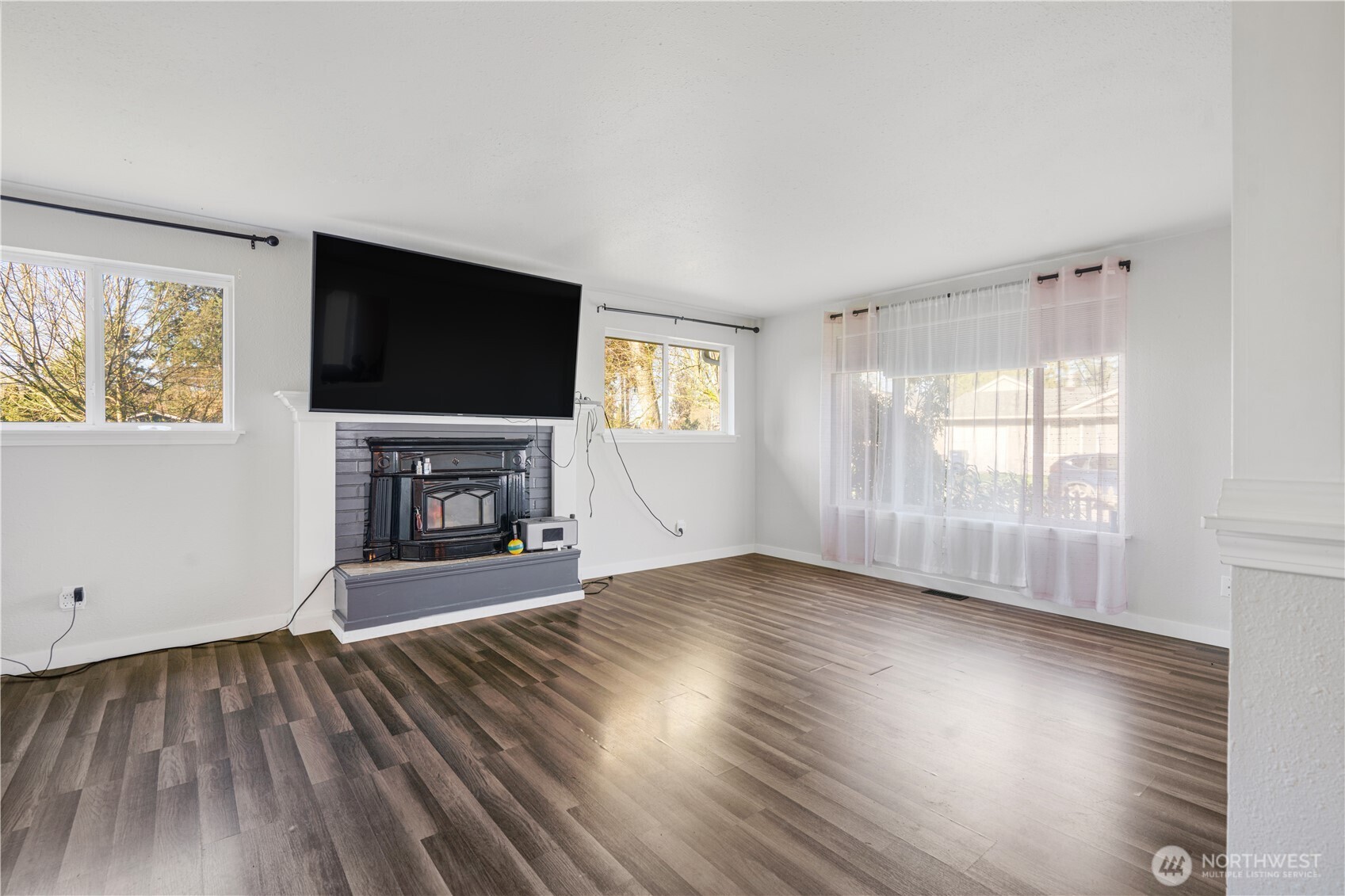 MLS #NWM2470390 image #3