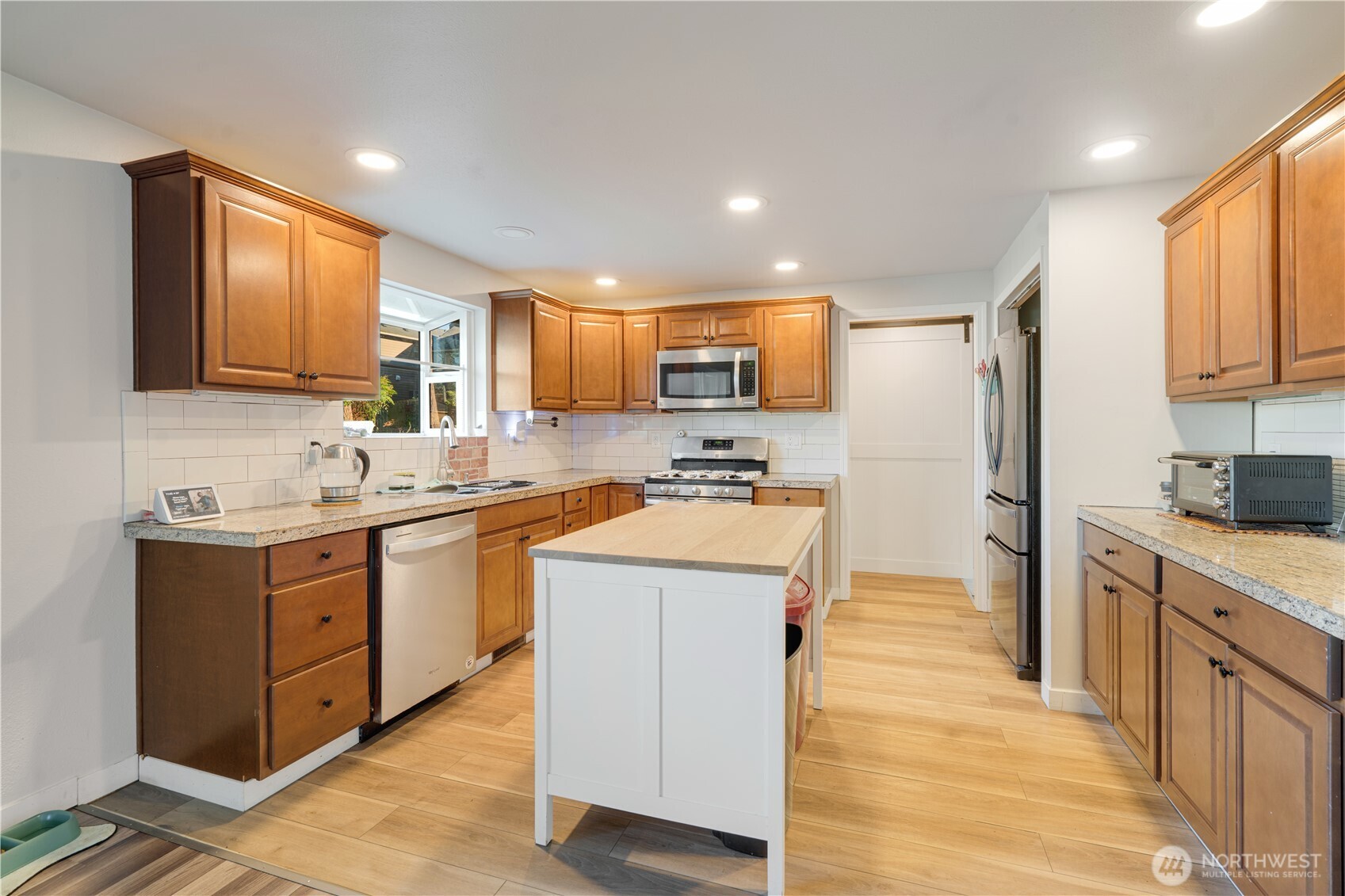 MLS #NWM2470390 image #6