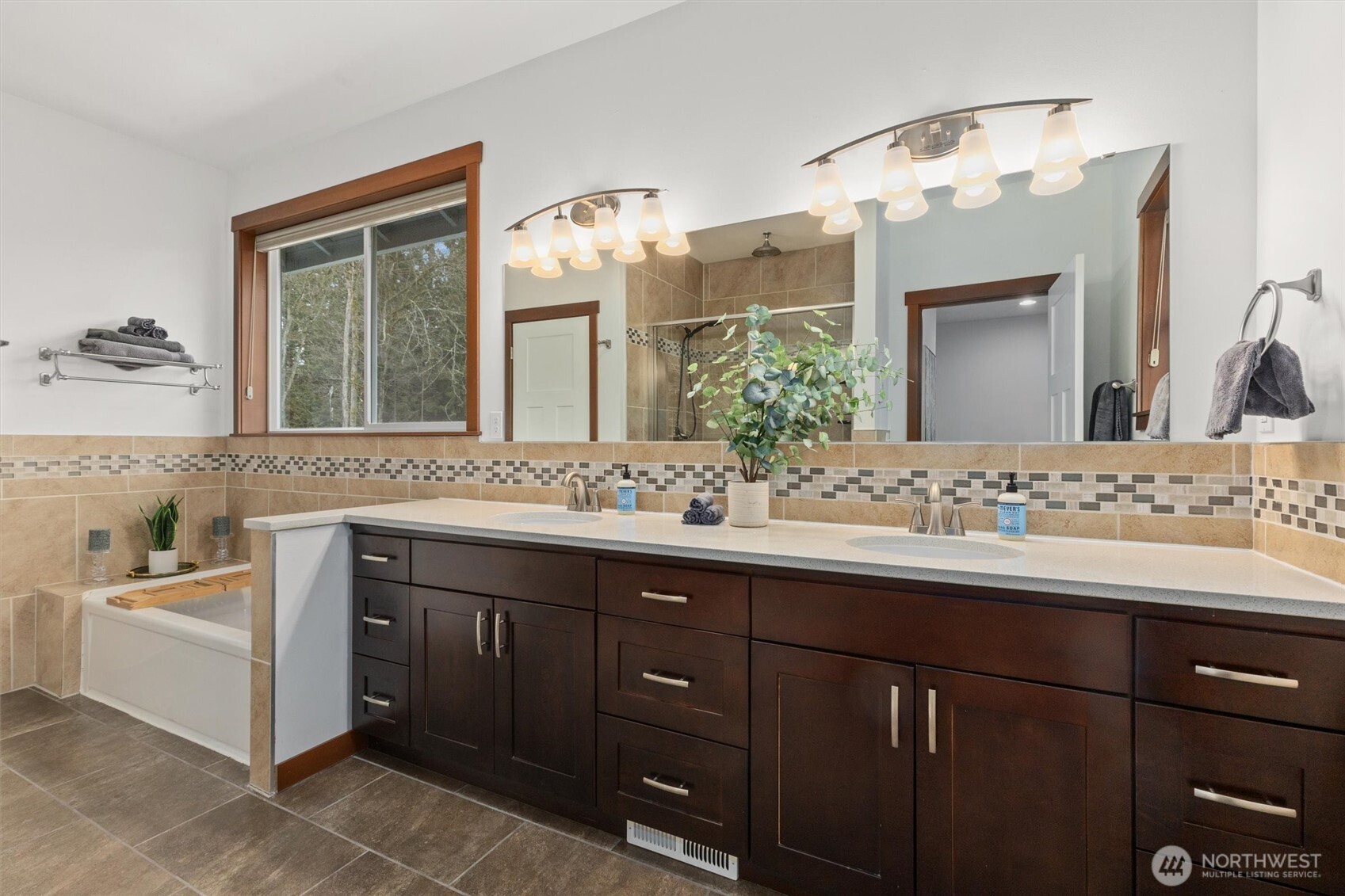 MLS #NWM2473019 image #7