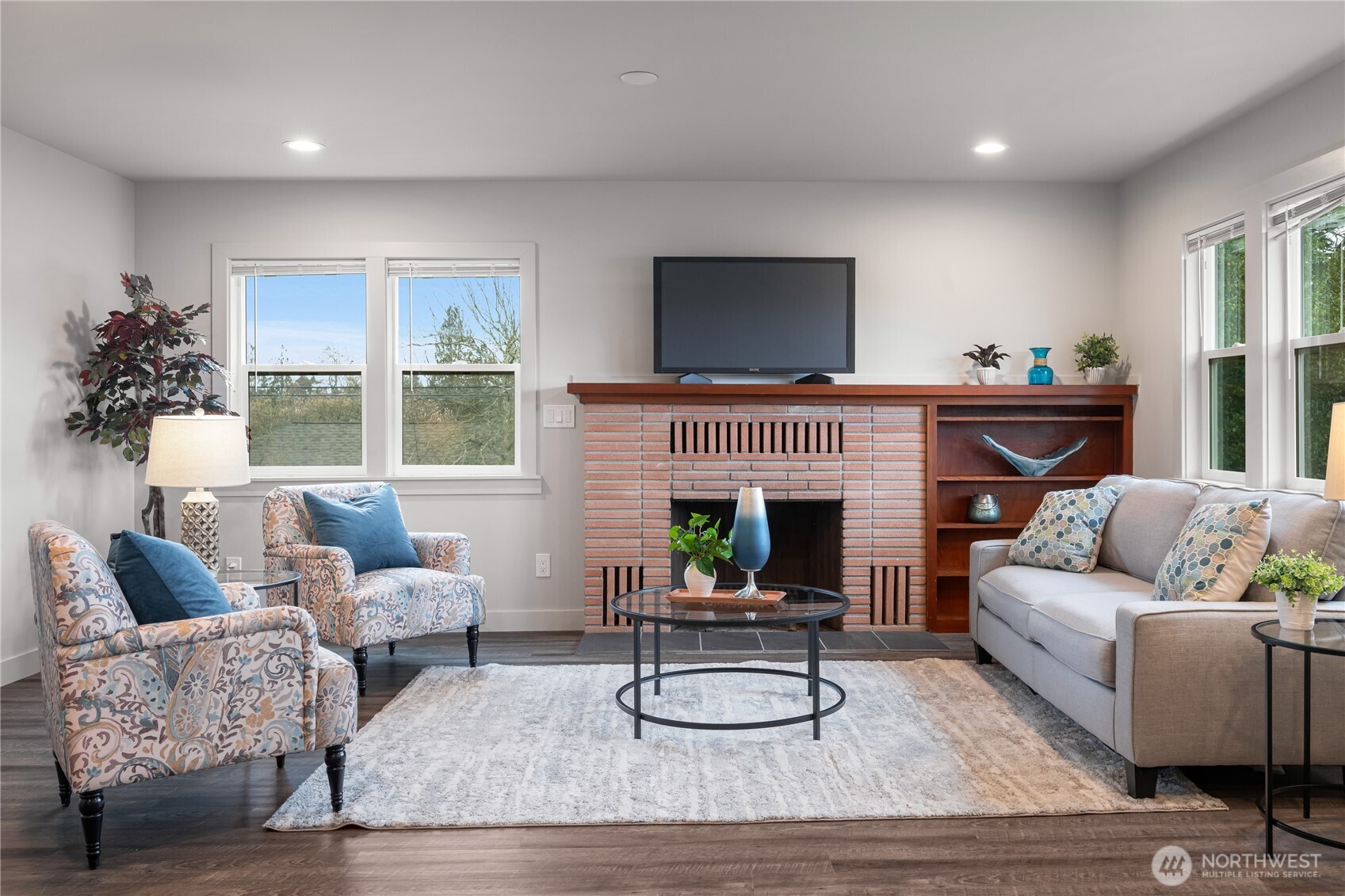 MLS #NWM2489002 img 2