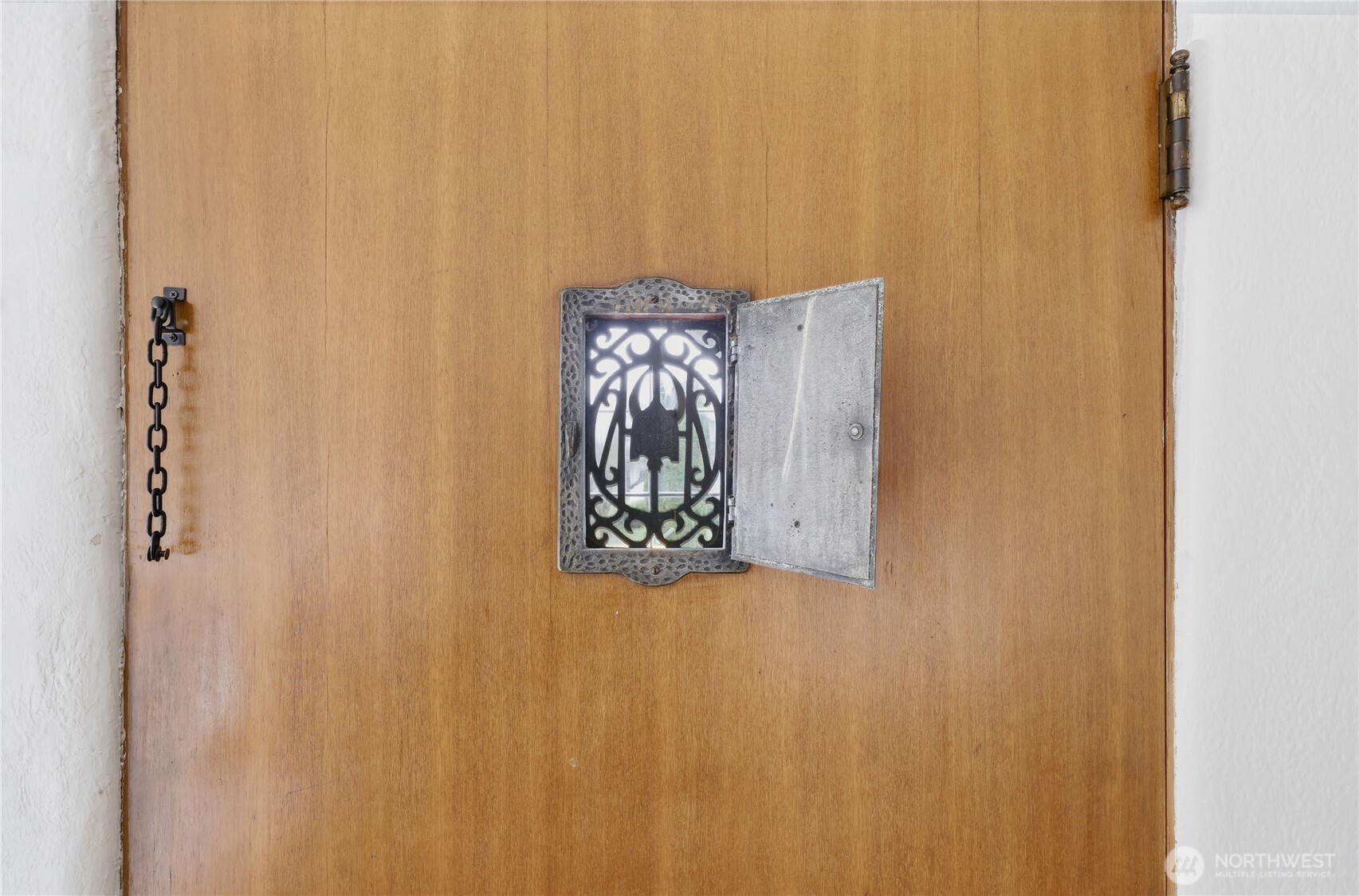 MLS #NWM2491508 img 2