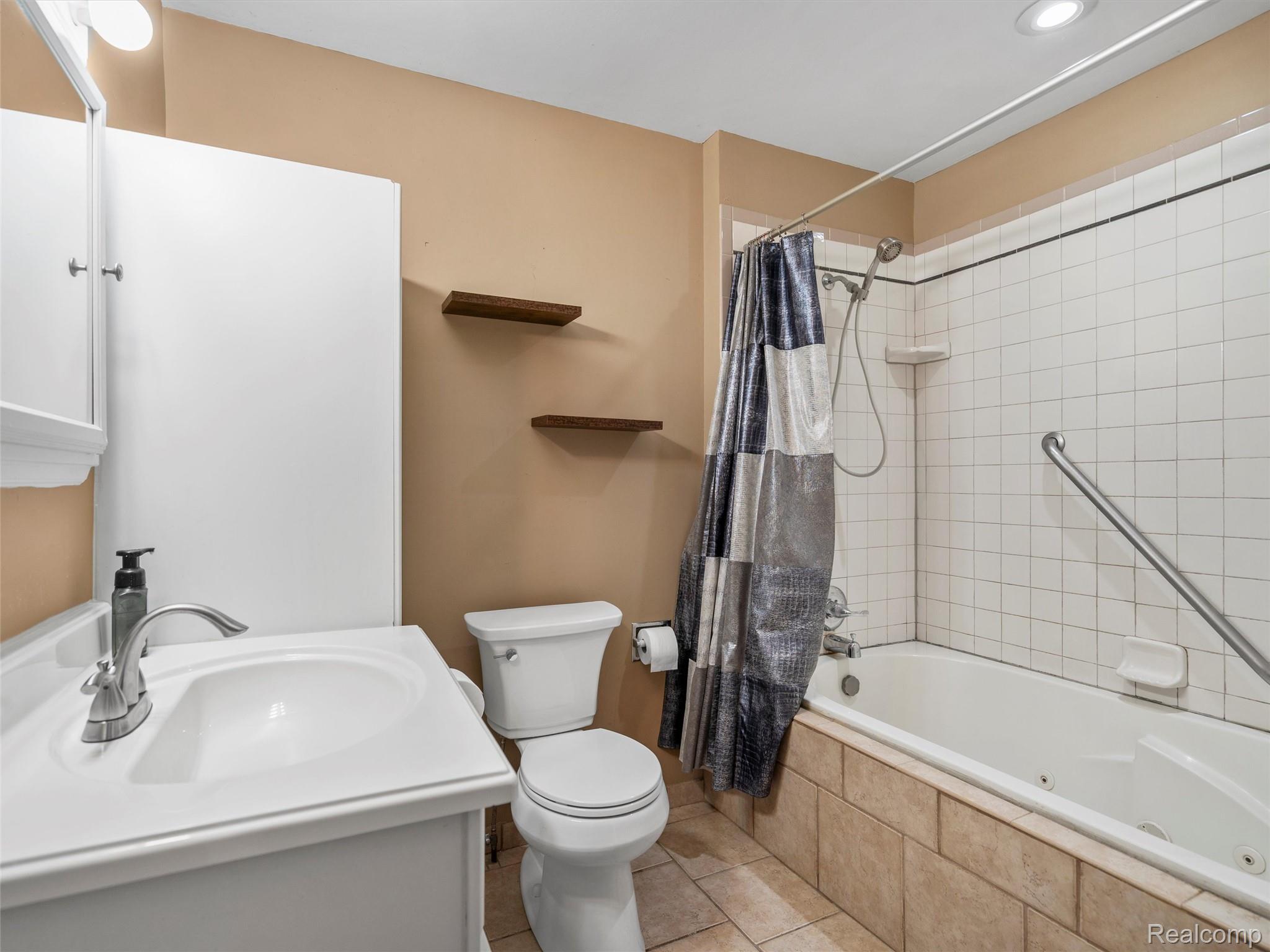 MLS #20251009657 img 0