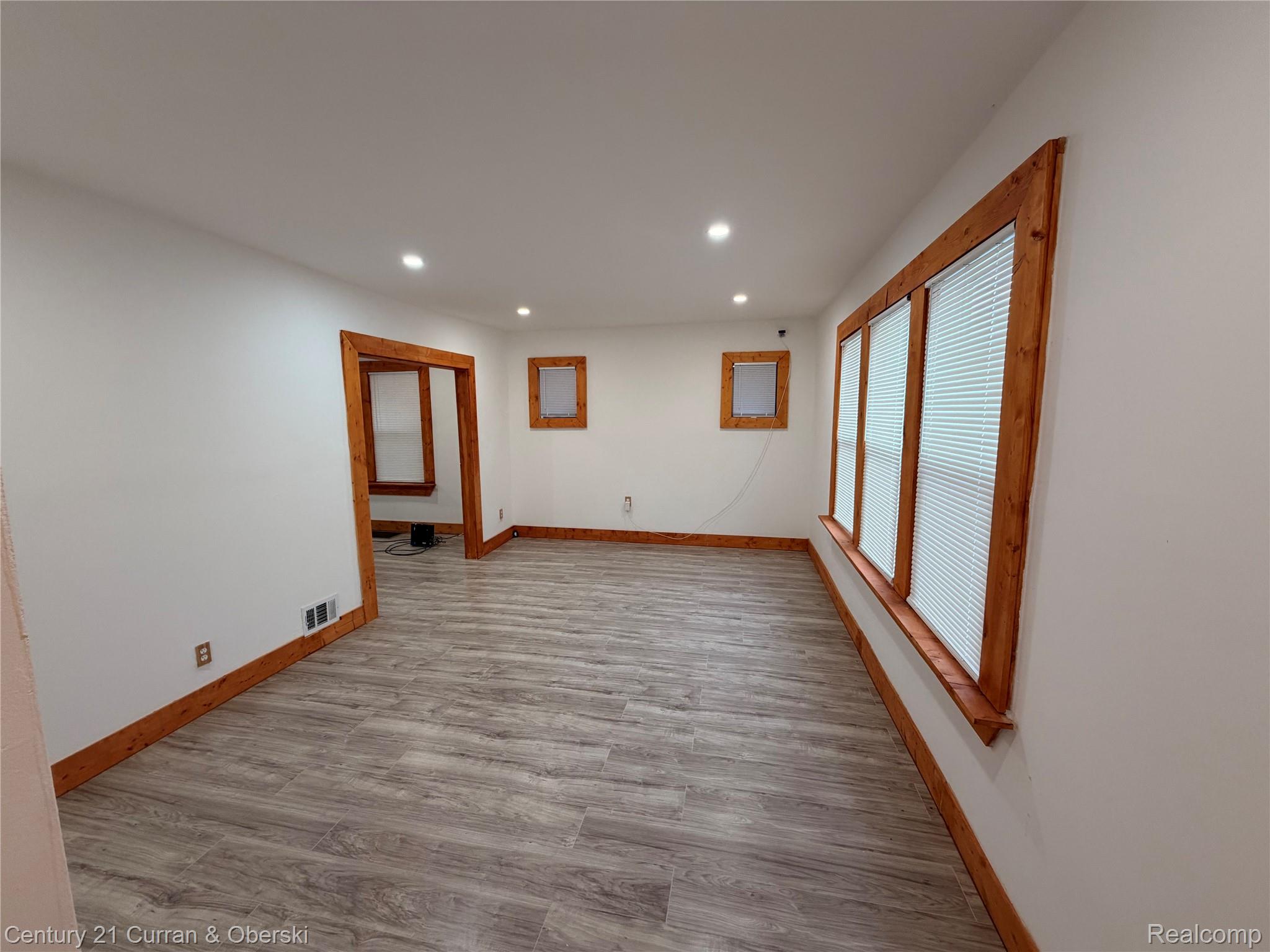 MLS #20251048244 image #0