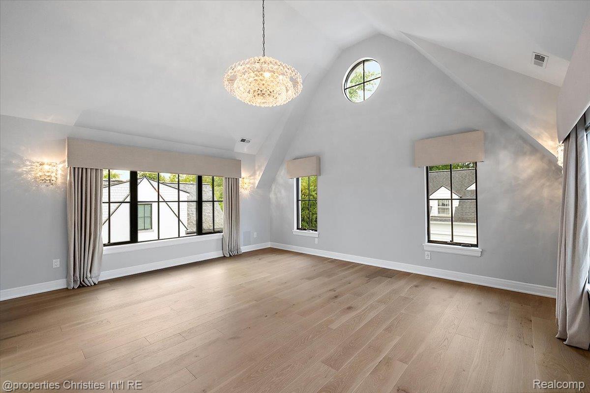 MLS #20261000613 image #0