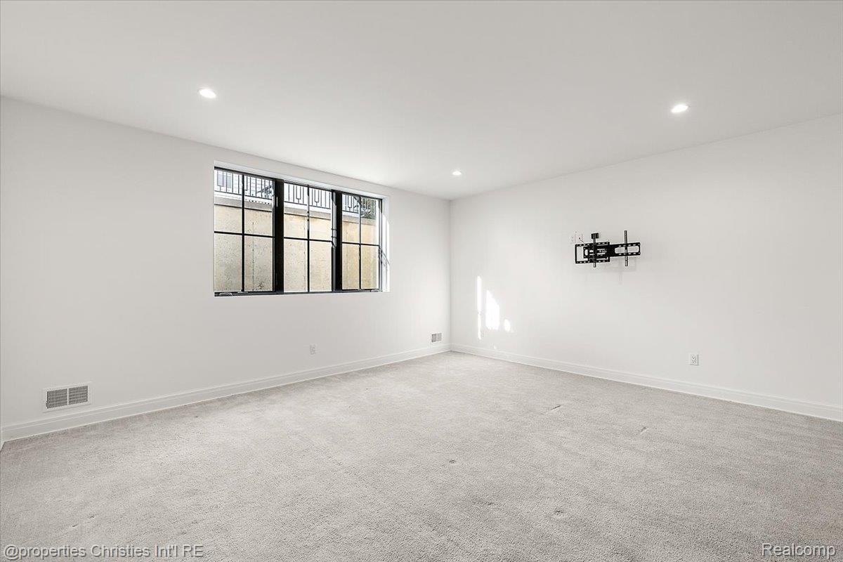 MLS #20261000613 image #2