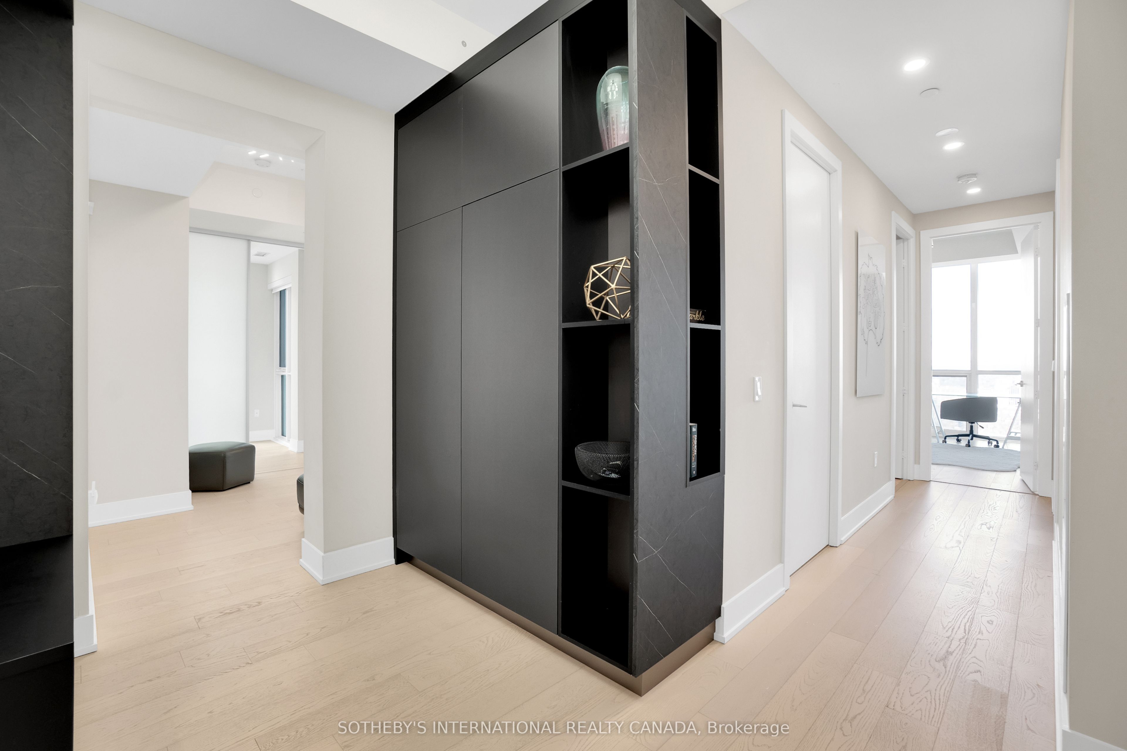 MLS #C12483603 image #2